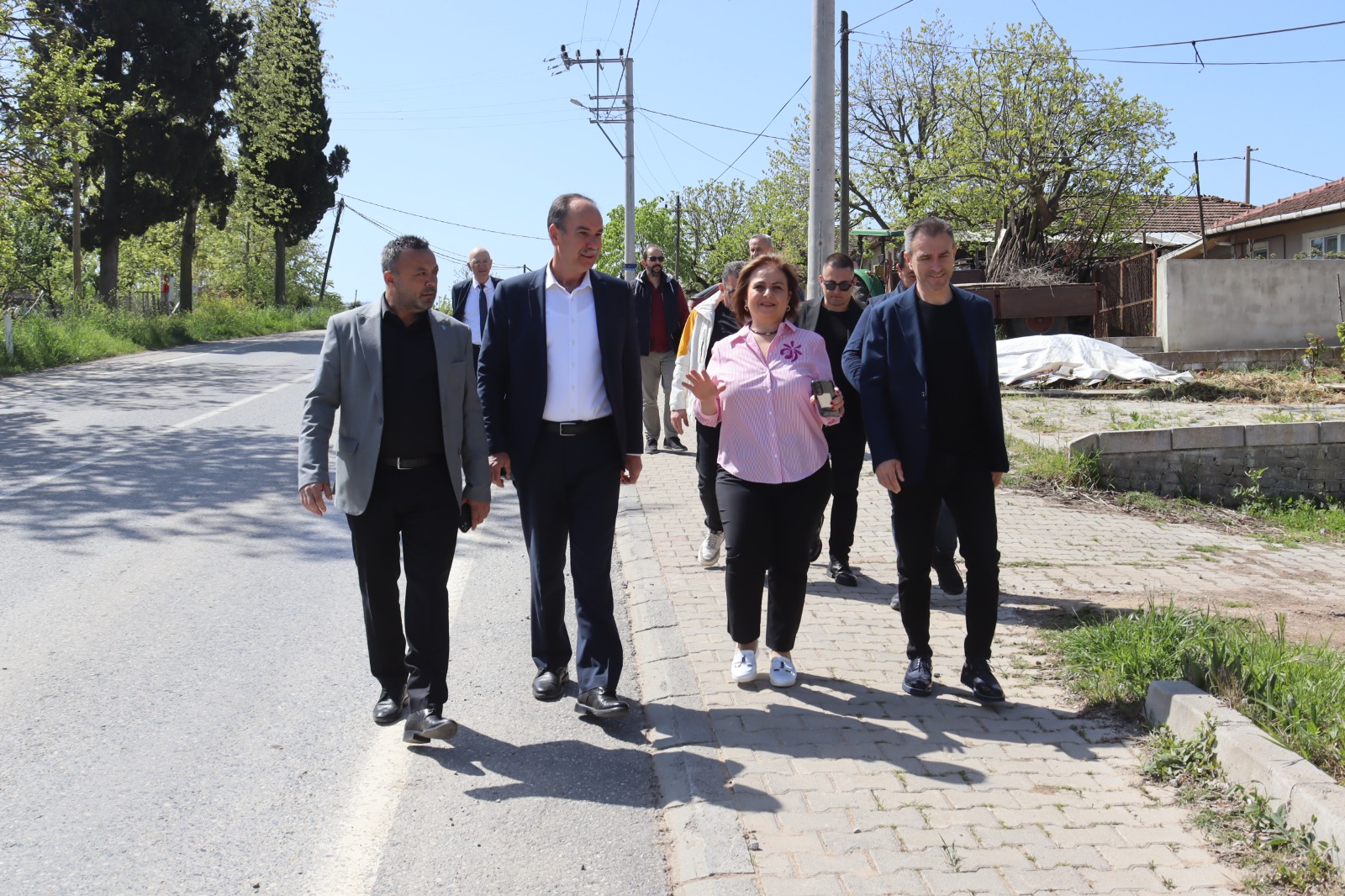 İzmit Belediyesi, Karaabdülbaki Mahallesindeki talepleri yerinde inceledi (7)