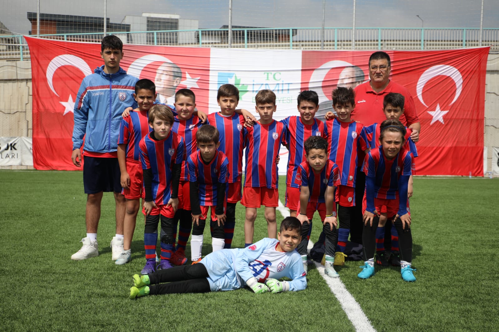Izmit Belediyesi minik futbolculara bayrami yasatti (5)