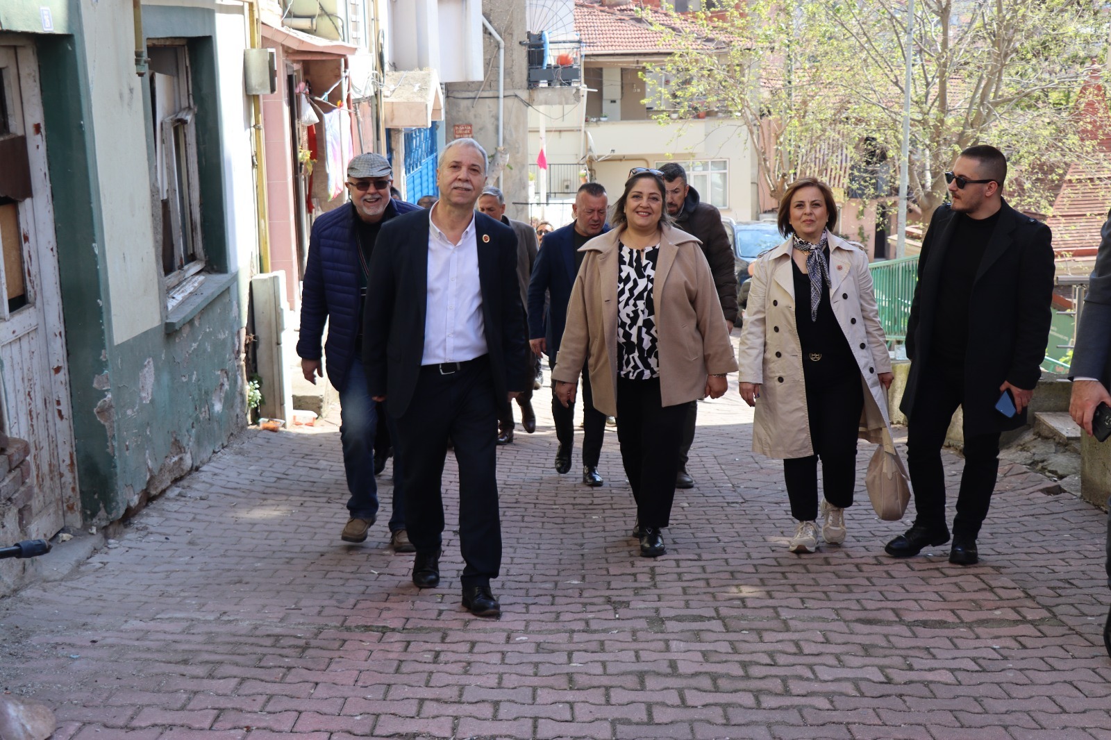 İzmit Belediyesi ziyaretlerine Çukurbağ Mahallesinde devam etti (1)