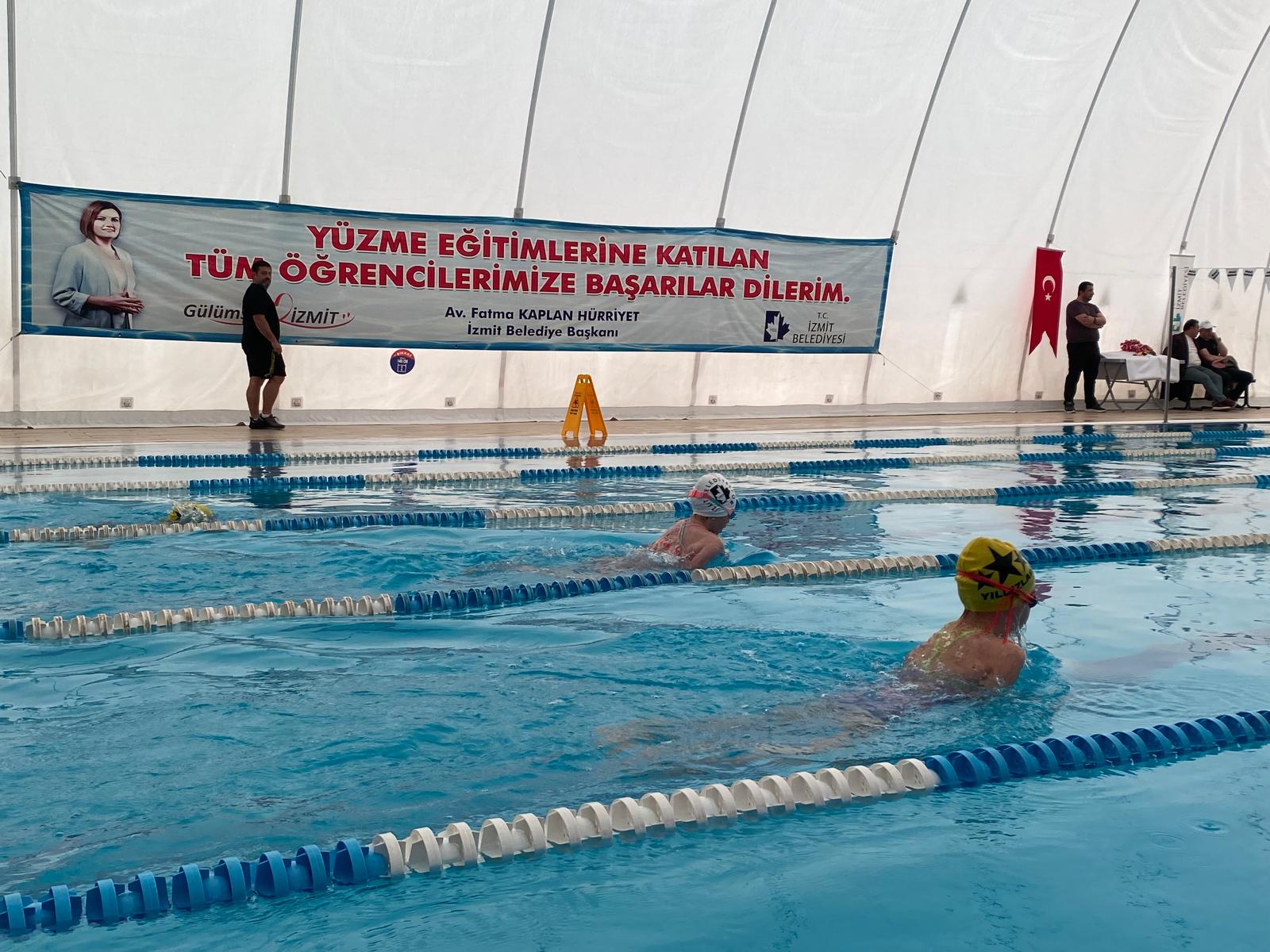 İzmit Belediyesinden 23 Nisan’a özel yüzme yarışı (9)