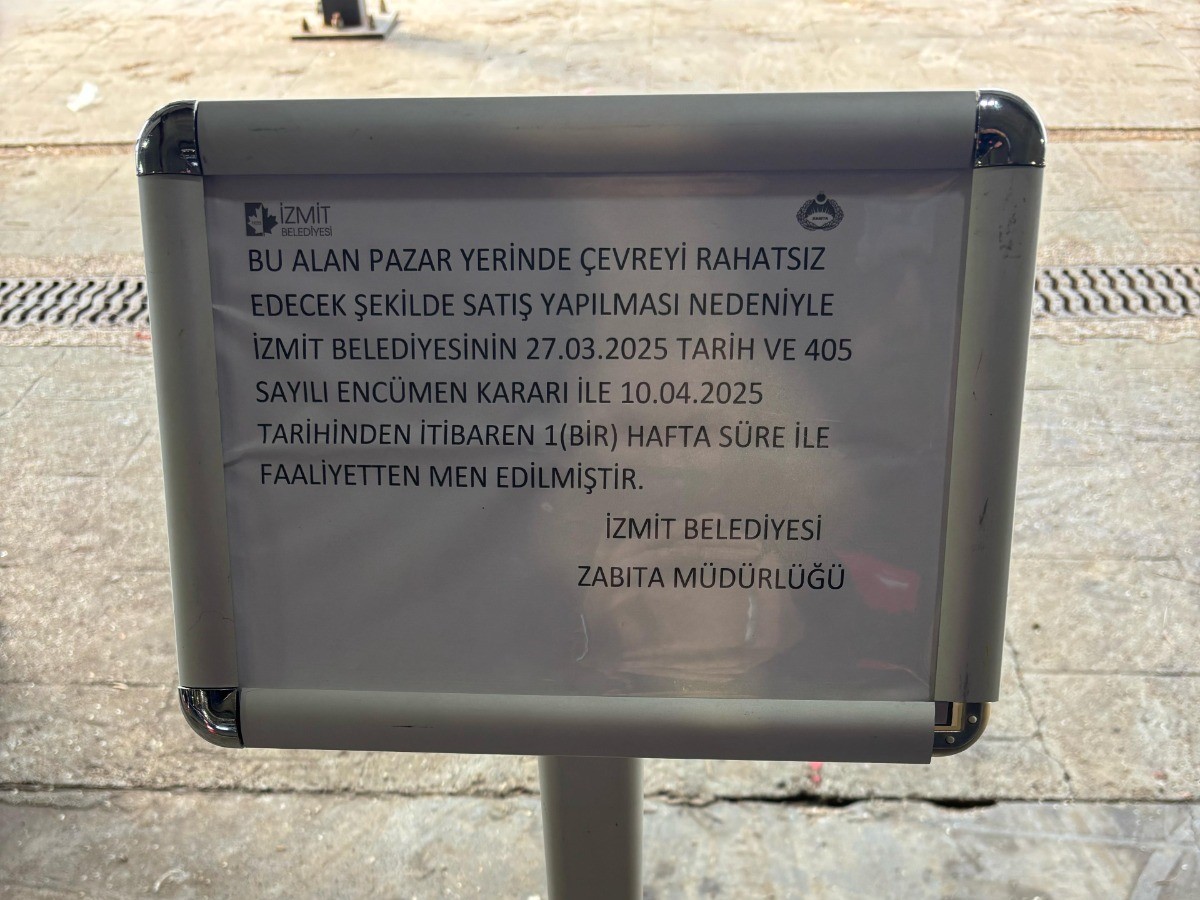 İzmit Belediyesinden, çevreyi rahatsız eden pazarcı esnaflarına 1 hafta men (3)