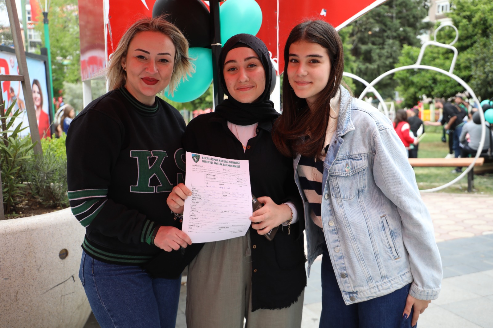 Kocaelispor'un 59.yili ve Dünya Izmitliler Günü Belsa Meydaninda coskuyla kutlandi (10)