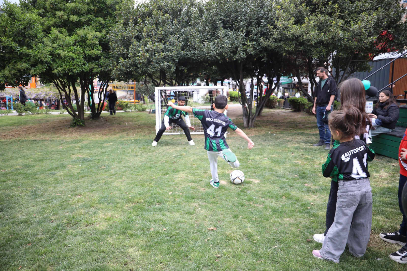 Kocaelispor'un 59.yili ve Dünya Izmitliler Günü Belsa Meydaninda coskuyla kutlandi (12)