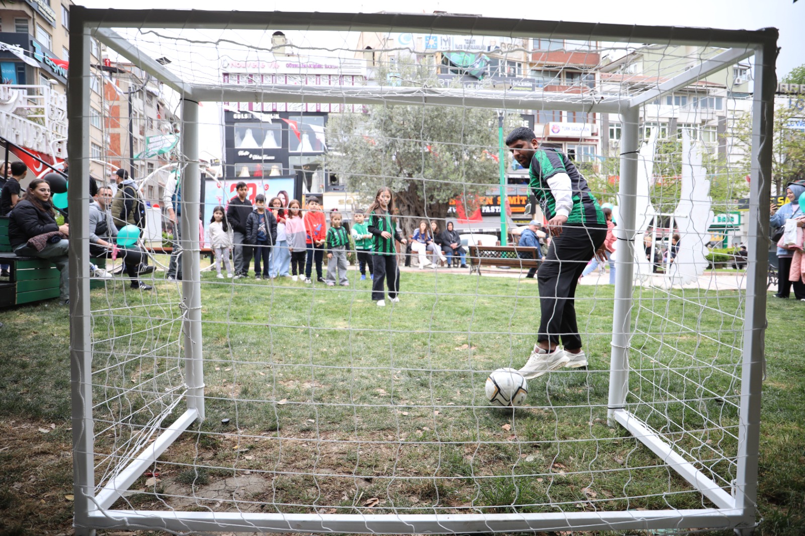 Kocaelispor'un 59.yili ve Dünya Izmitliler Günü Belsa Meydaninda coskuyla kutlandi (15)