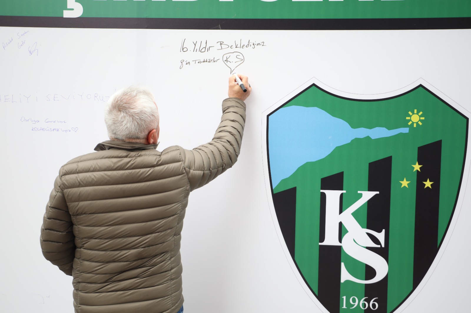 Kocaelispor'un 59.yili ve Dünya Izmitliler Günü Belsa Meydaninda coskuyla kutlandi (17)