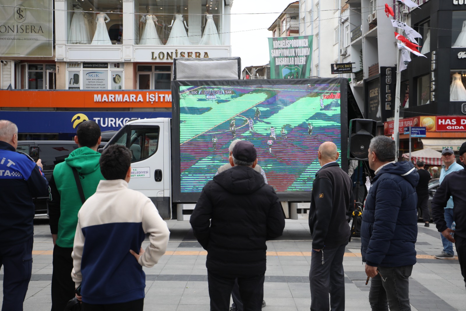 Kocaelispor'un 59.yili ve Dünya Izmitliler Günü Belsa Meydaninda coskuyla kutlandi (20)