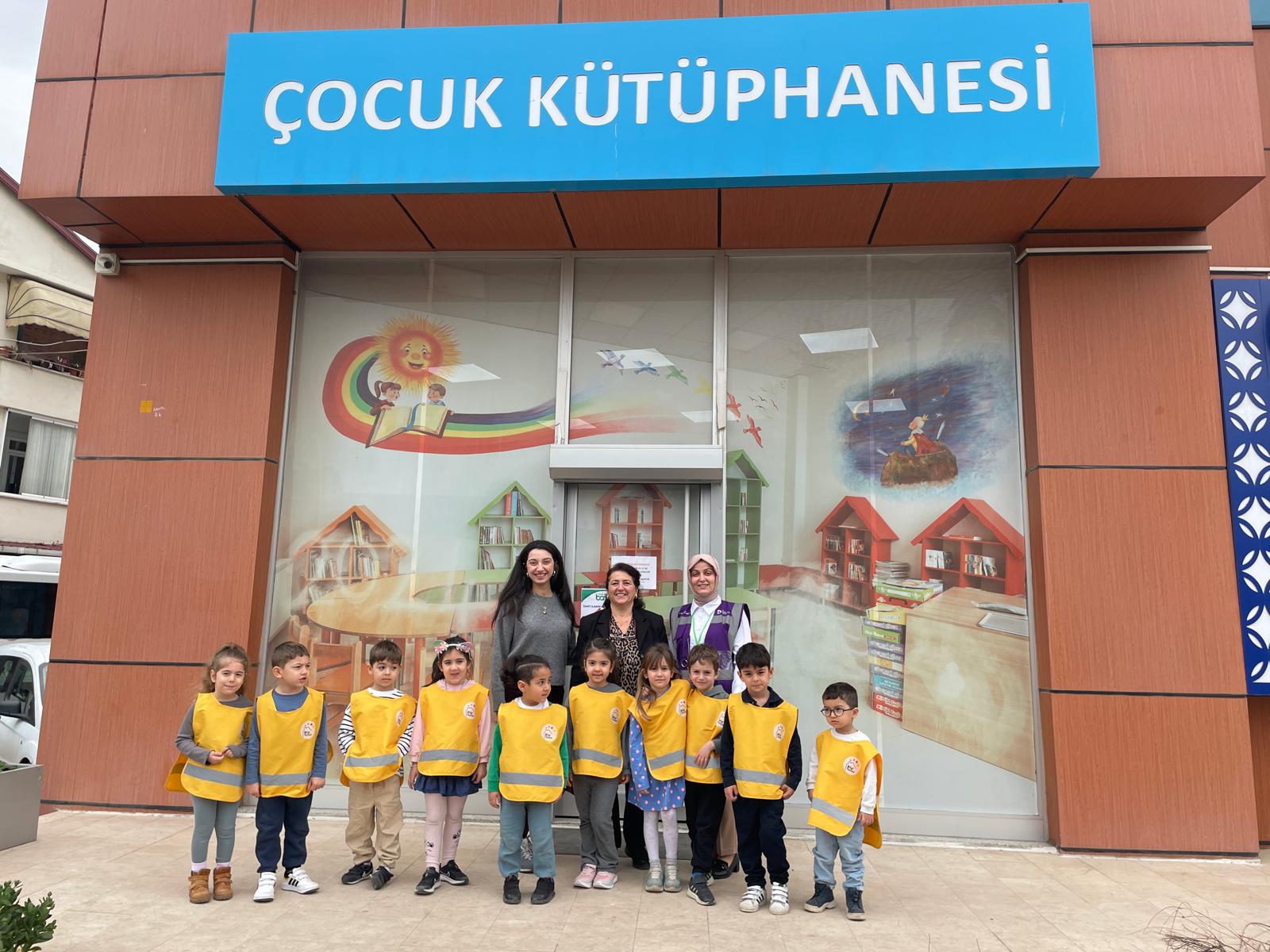Öğrenciler İZGİM Çocuk Kütüphanesinde kitaplarla buluştu (9)