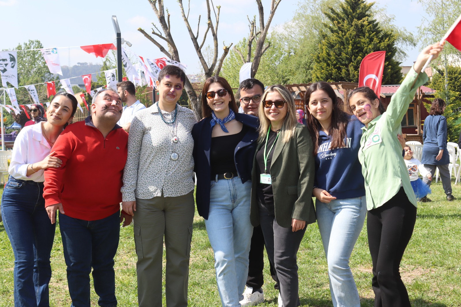 Otizm Spor Ve Yasam Evi'nde çocuklar ve aileler gönüllerince eglendi (14)