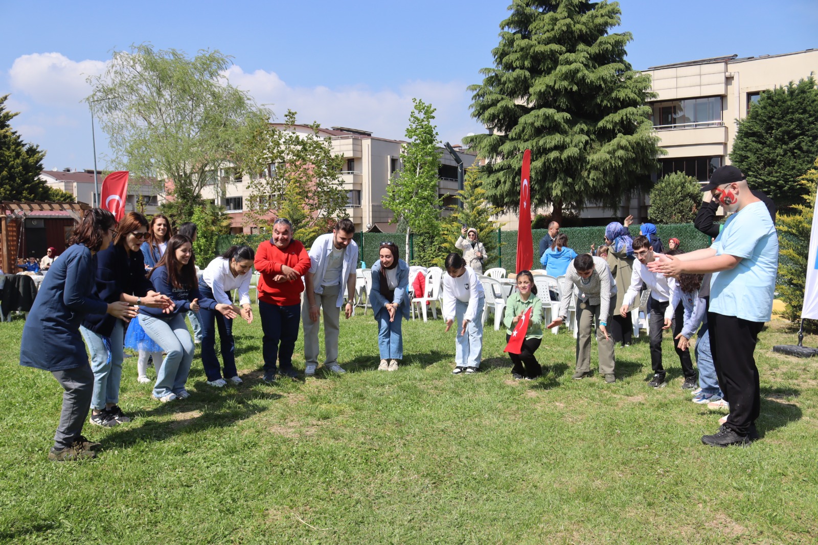 Otizm Spor Ve Yasam Evi'nde çocuklar ve aileler gönüllerince eglendi (6)