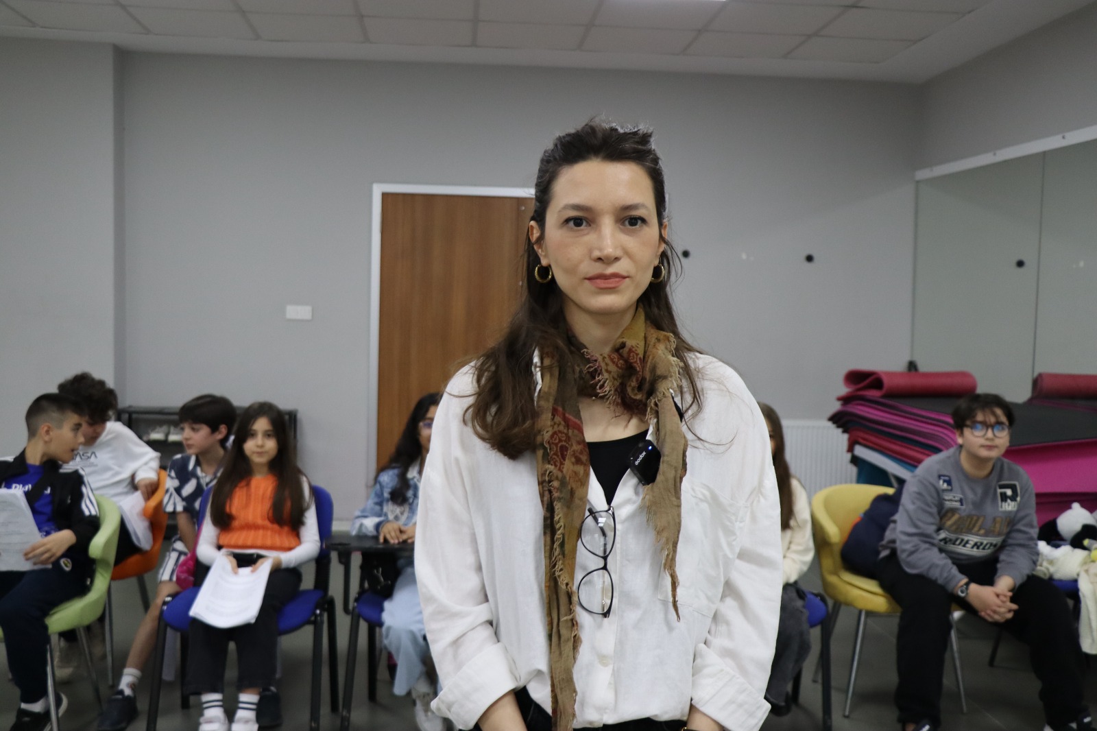 Sanat Akademisi Tiyatro Eğitmeni Çağla Erdimen