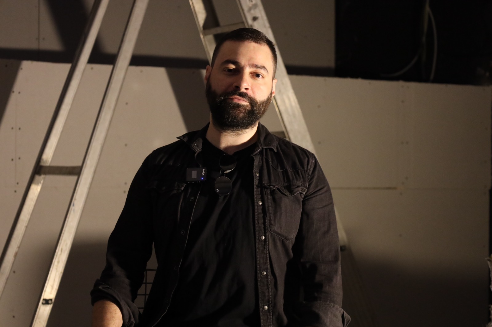 Sanat Akademisi Tiyatro Eğitmeni Tiyatro Eğitmeni Onur Serimer