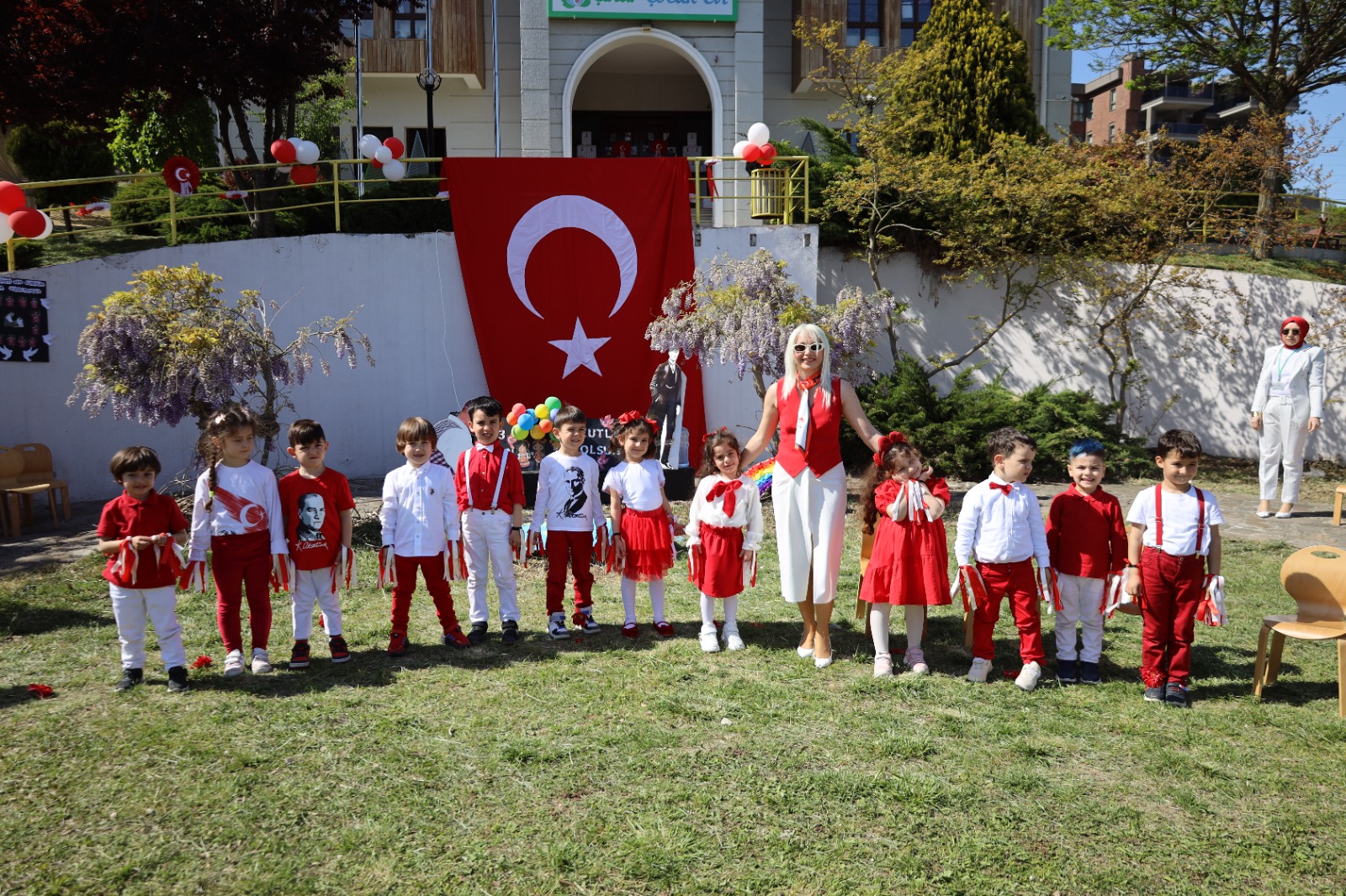 Tüysüzler ve Yesilova Çinar Çocuk Evi'nde 23 Nisan coskusu doyasiya kutlandi (1)