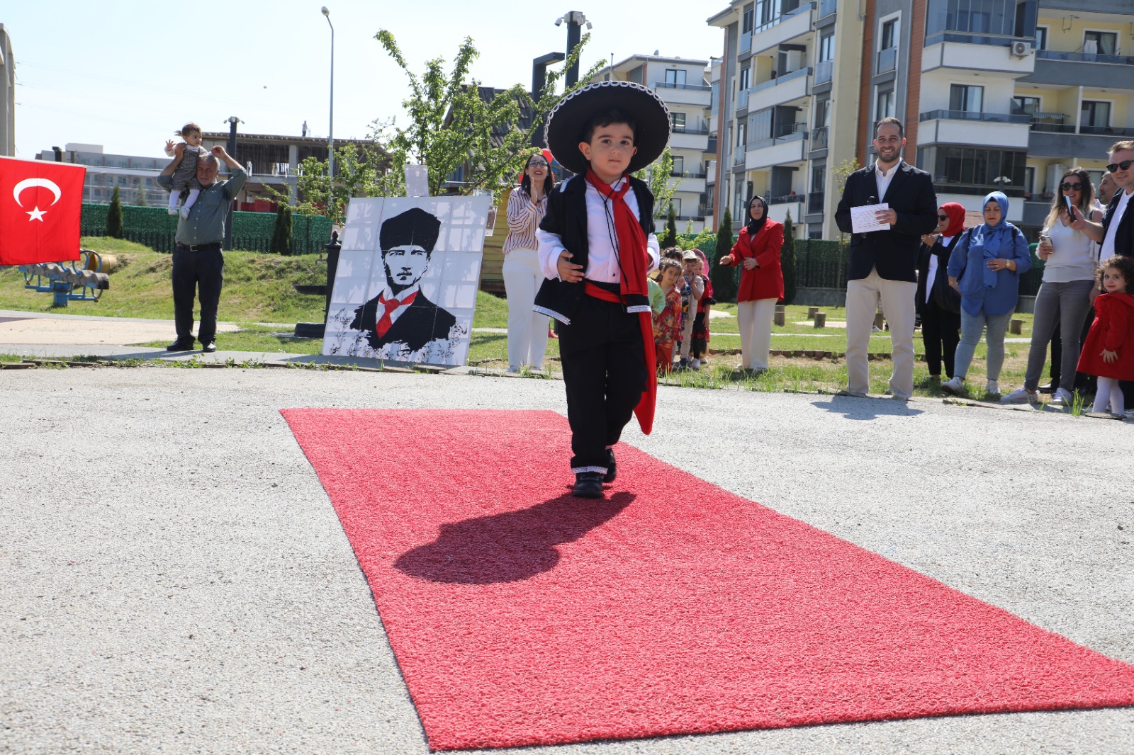 Tüysüzler ve Yesilova Çinar Çocuk Evi'nde 23 Nisan coskusu doyasiya kutlandi (13)