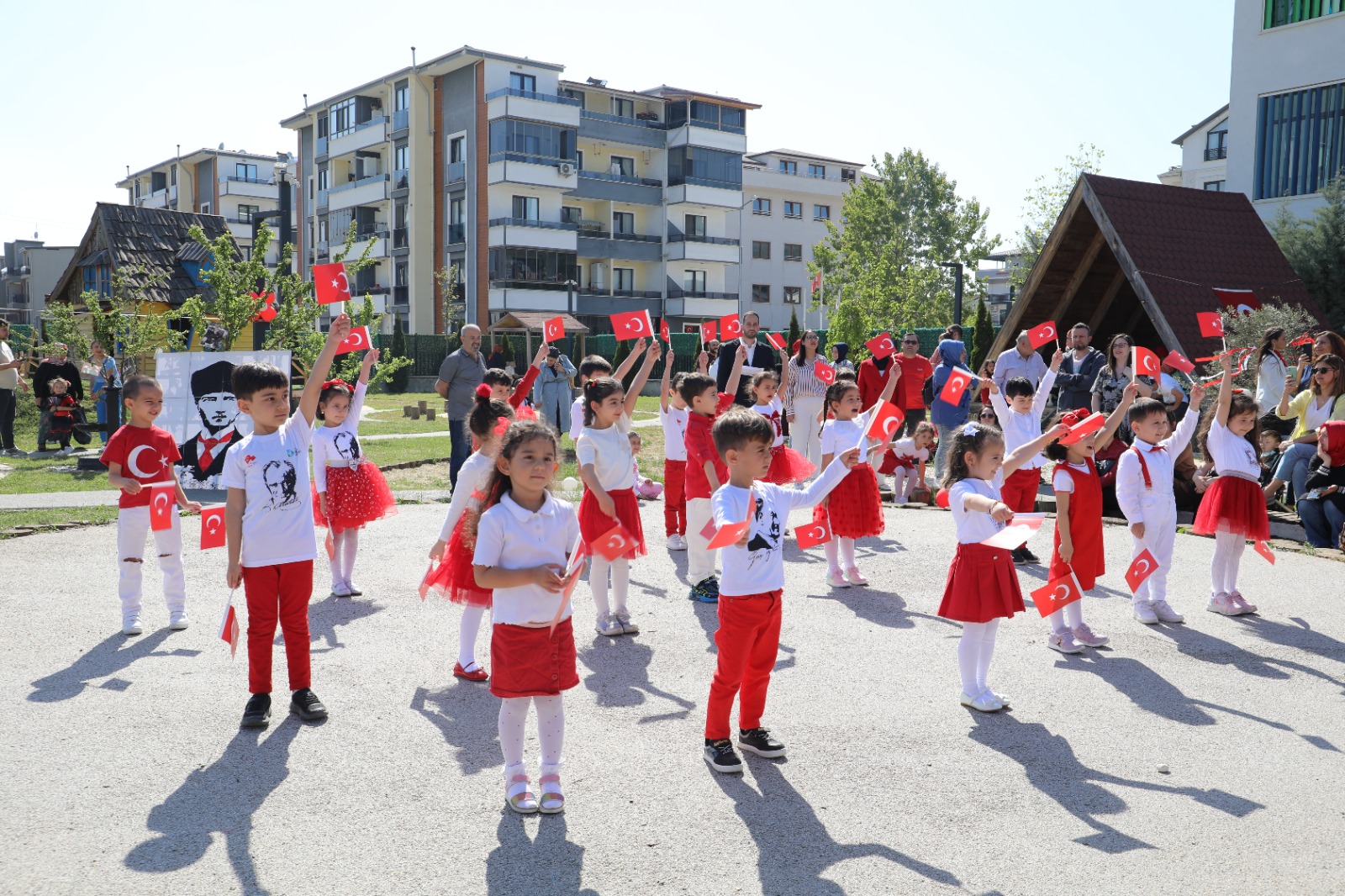 Tüysüzler ve Yesilova Çinar Çocuk Evi'nde 23 Nisan coskusu doyasiya kutlandi (16)