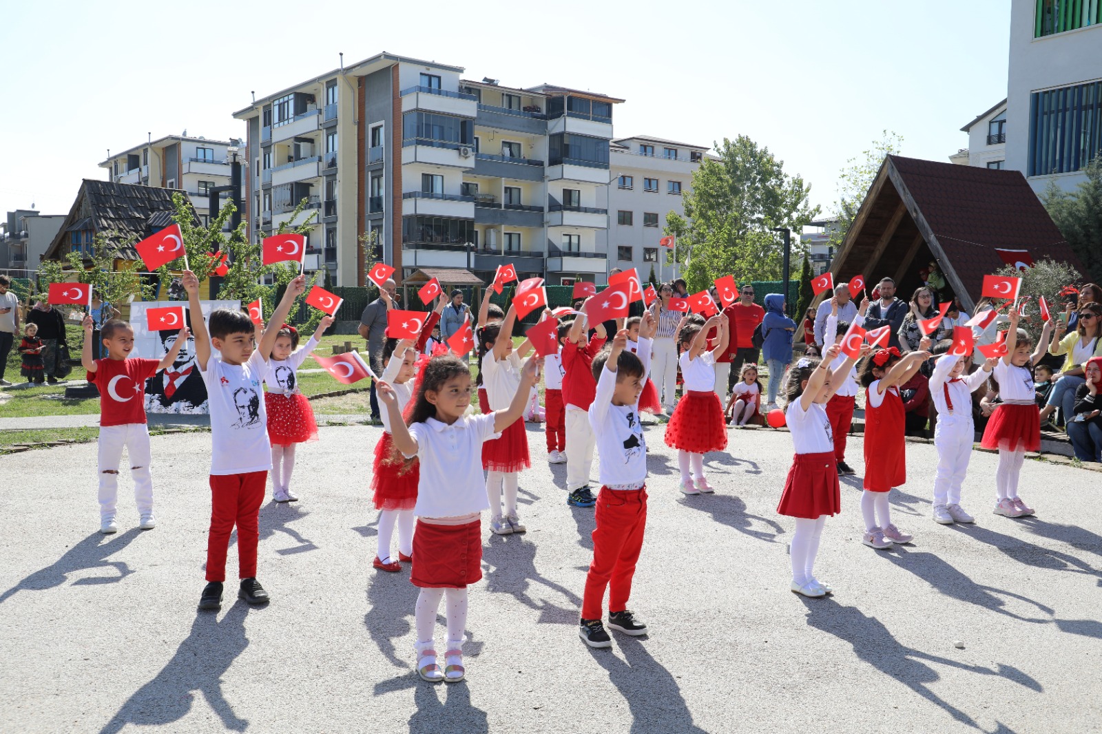 Tüysüzler ve Yesilova Çinar Çocuk Evi'nde 23 Nisan coskusu doyasiya kutlandi (17)