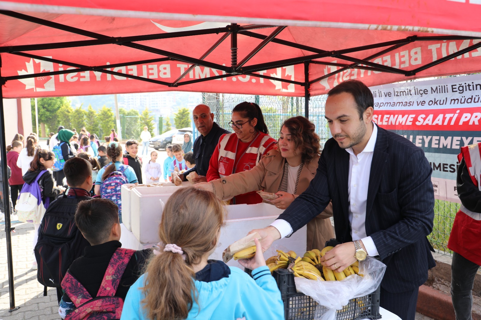 Beslenme Saati Projesi bu sabah Gültepe ve Yenimahalle’de devam etti (4)