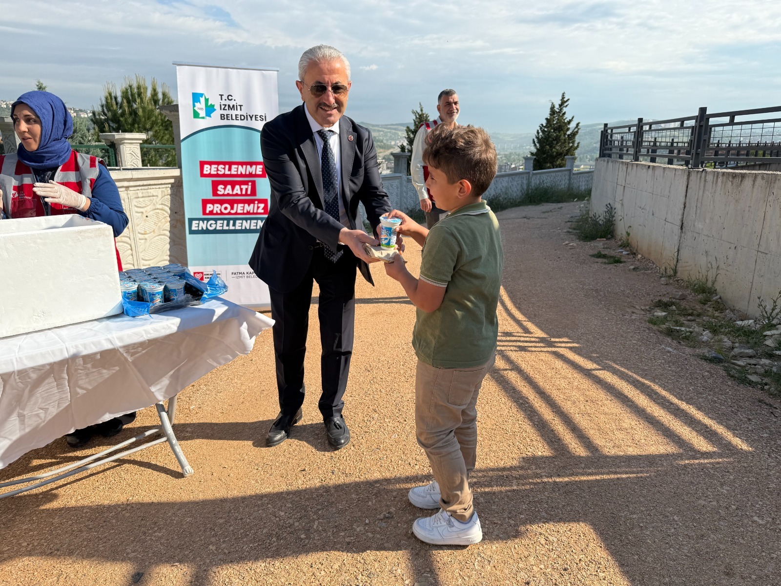 Beslenme Saati Projesi minik kalplere dokunmaya devam ediyor (3)