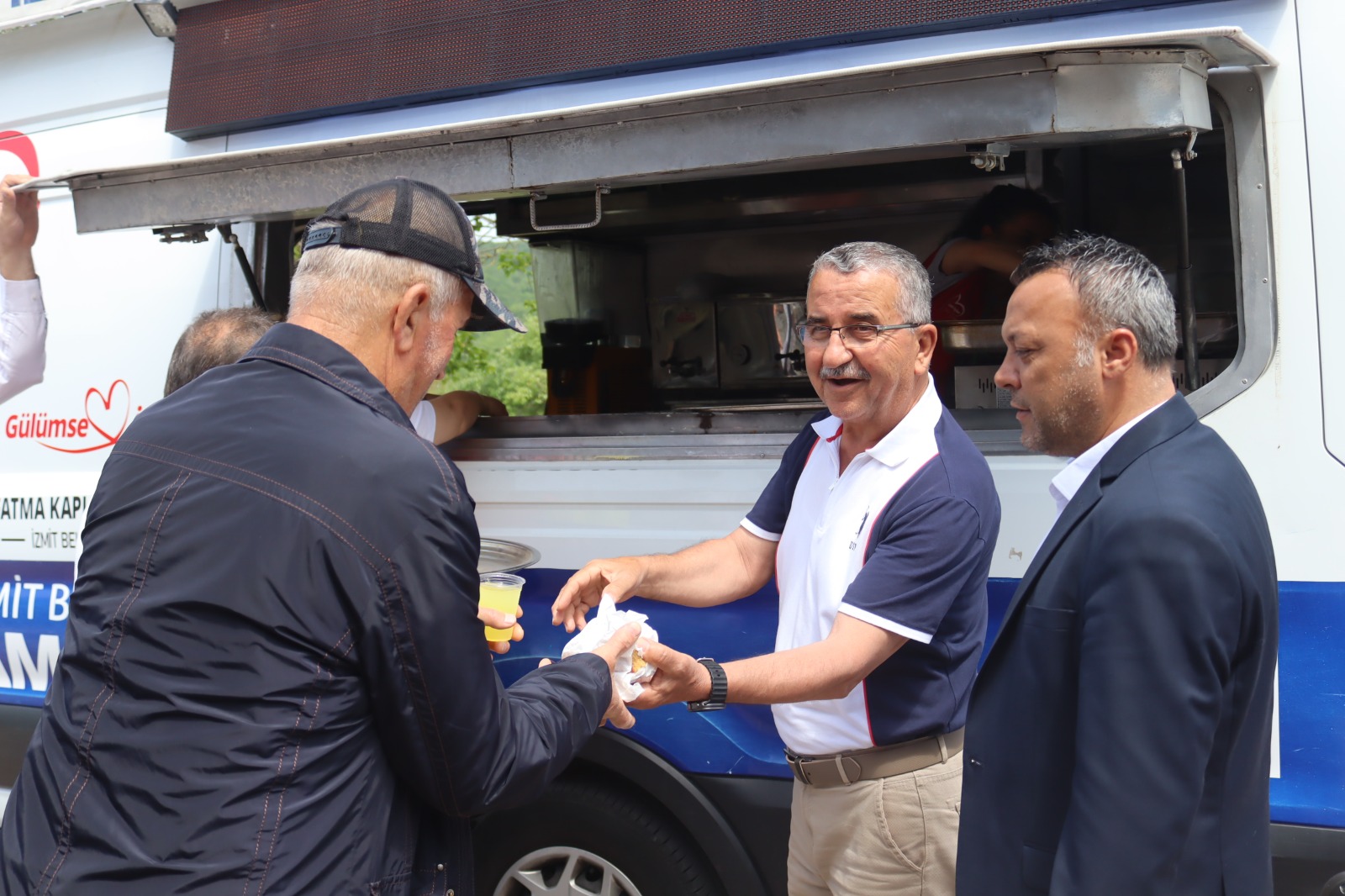 Çubuklu Osmaniye'de Cuma namazi ardindan birlik ve beraberlik (7)