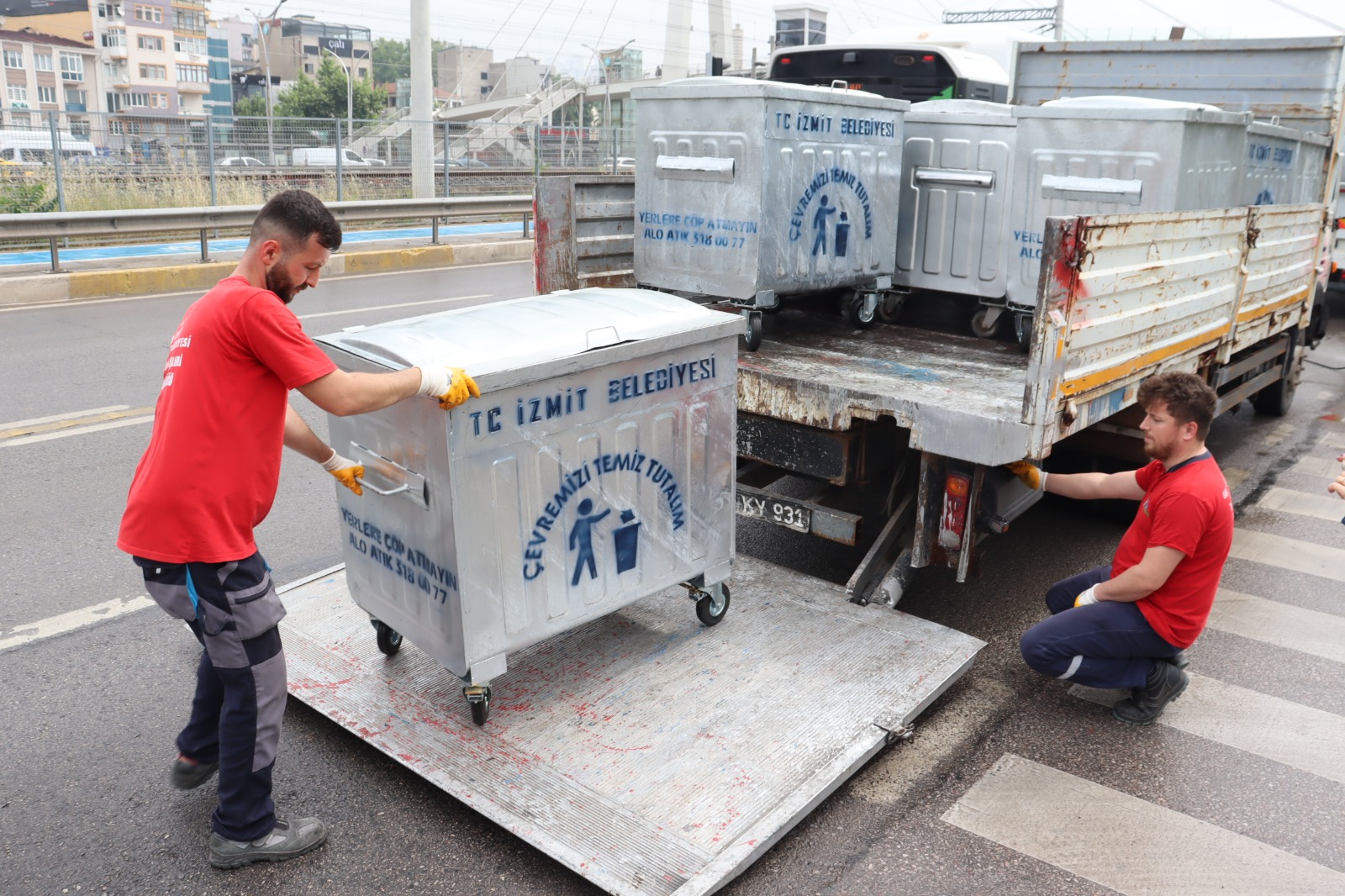 Daha temiz bir İzmit için yeni konteynerler sahada (2)