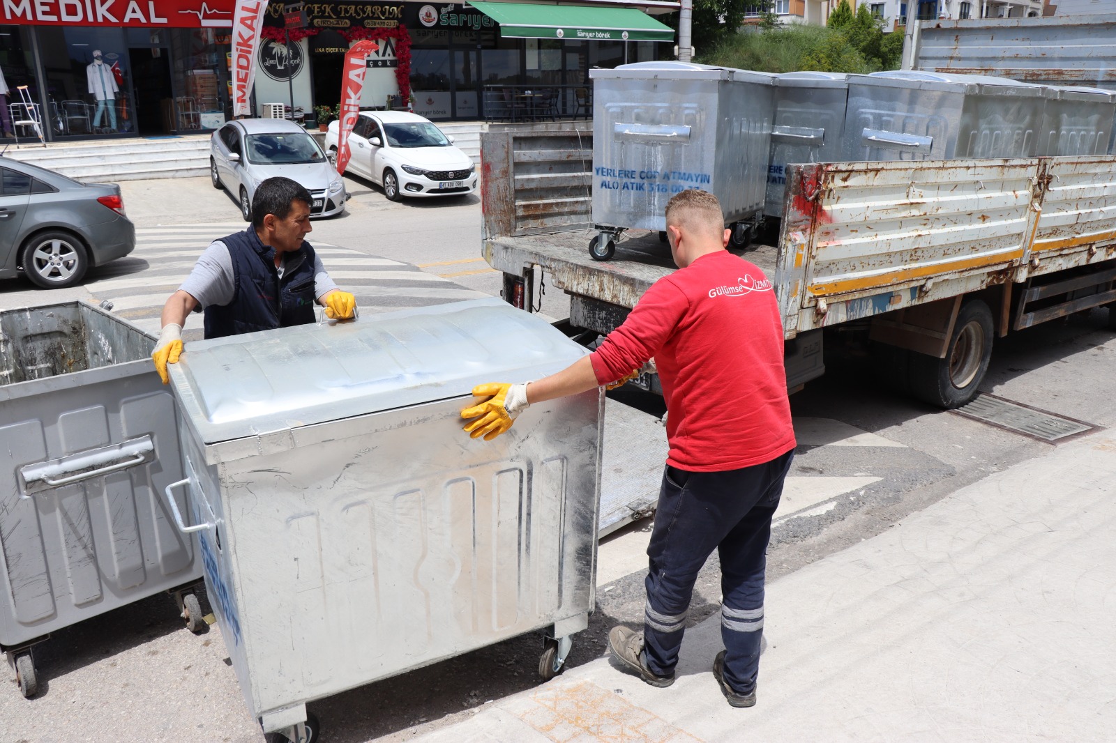 Daha temiz bir İzmit için yeni konteynerler sahada (7)