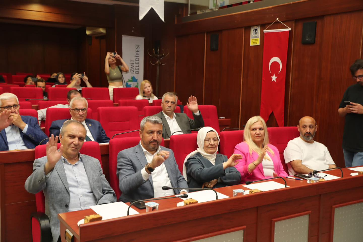 Fatma Baskan _AKP'liler bütçe fazlasina hayir diyerek tarihi bir adaletsizlige imza atti_