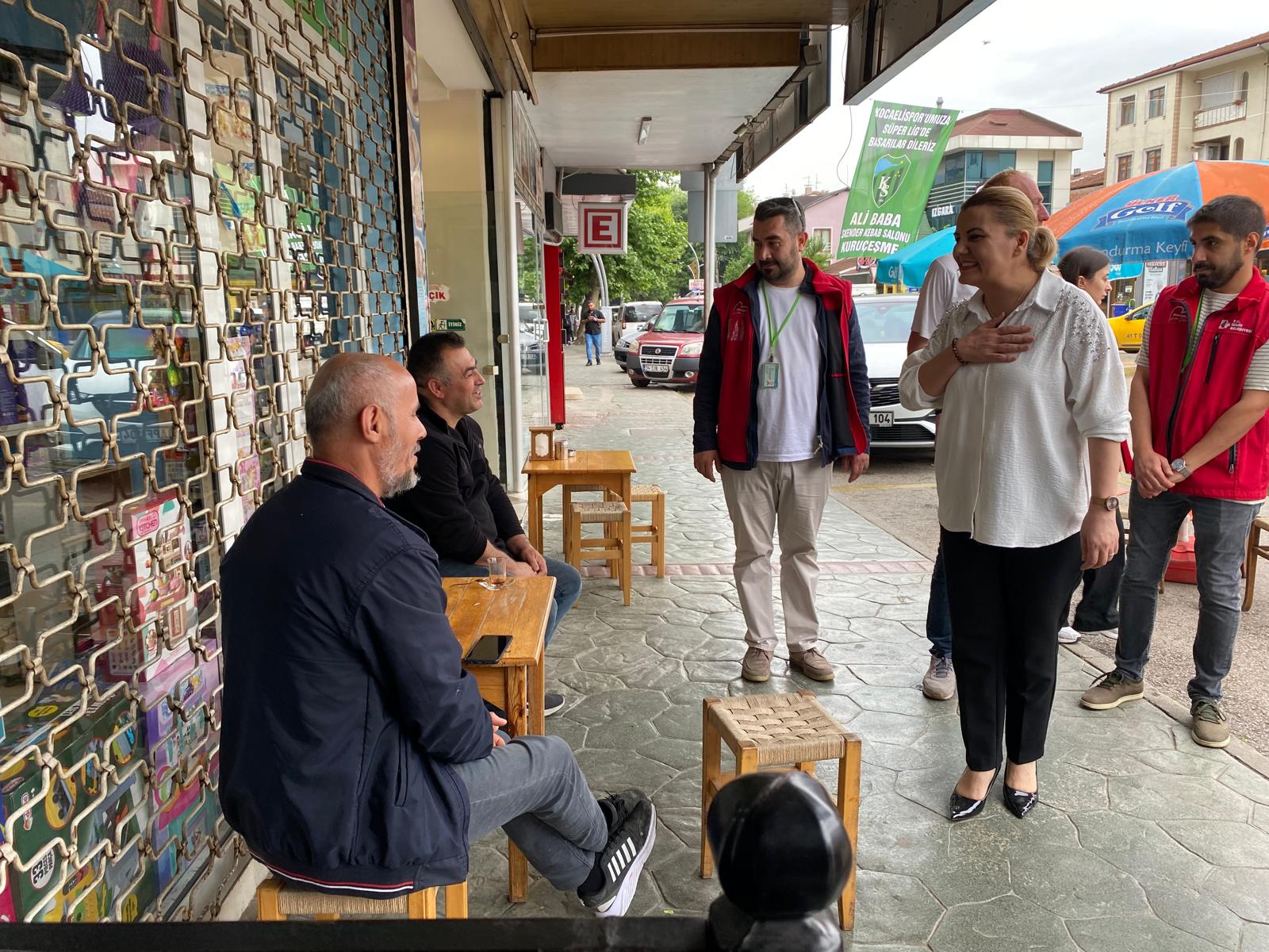 Fatma Başkan’dan sabahın ilk ışıklarında emekçilere ziyaret (7)