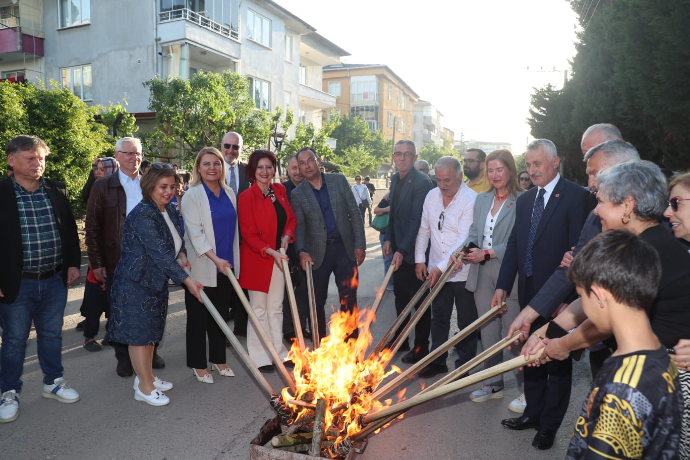 Hıdırellez coşkusu İzmit’i sardı, bahar türkülerle geldi (5)