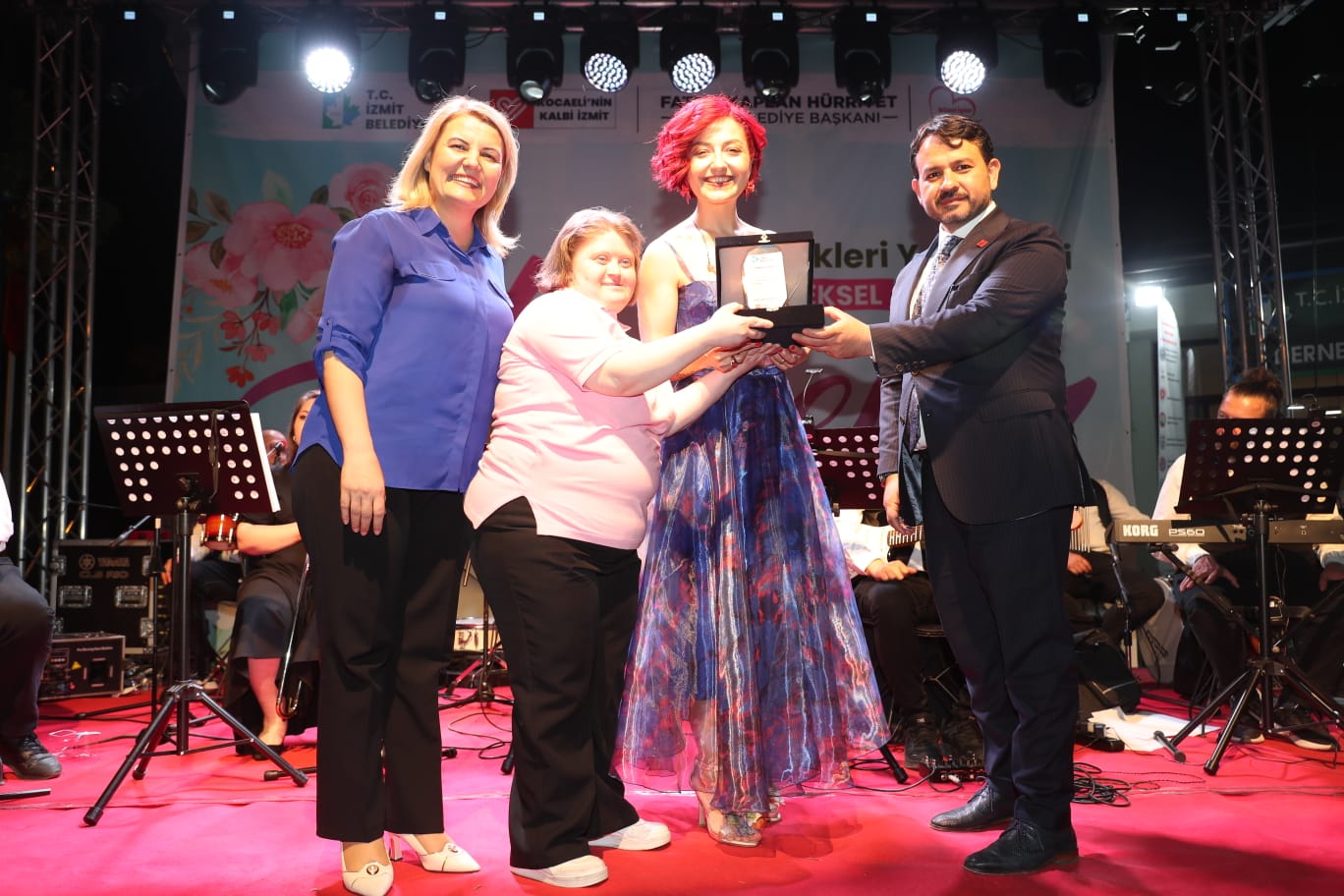 Hıdırellez coşkusu İzmit’i sardı, bahar türkülerle geldi (6)
