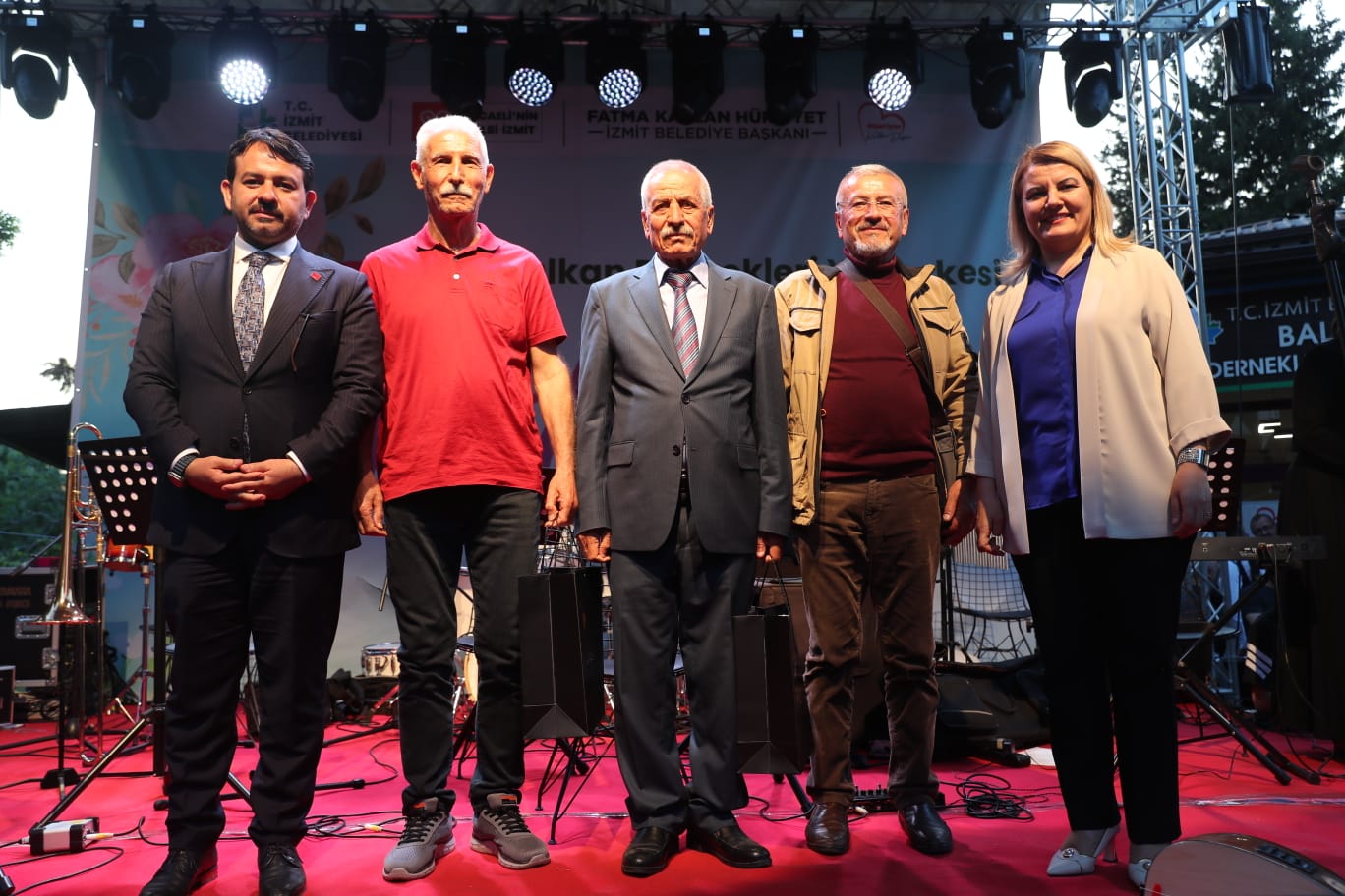 Hıdırellez coşkusu İzmit’i sardı, bahar türkülerle geldi (8)