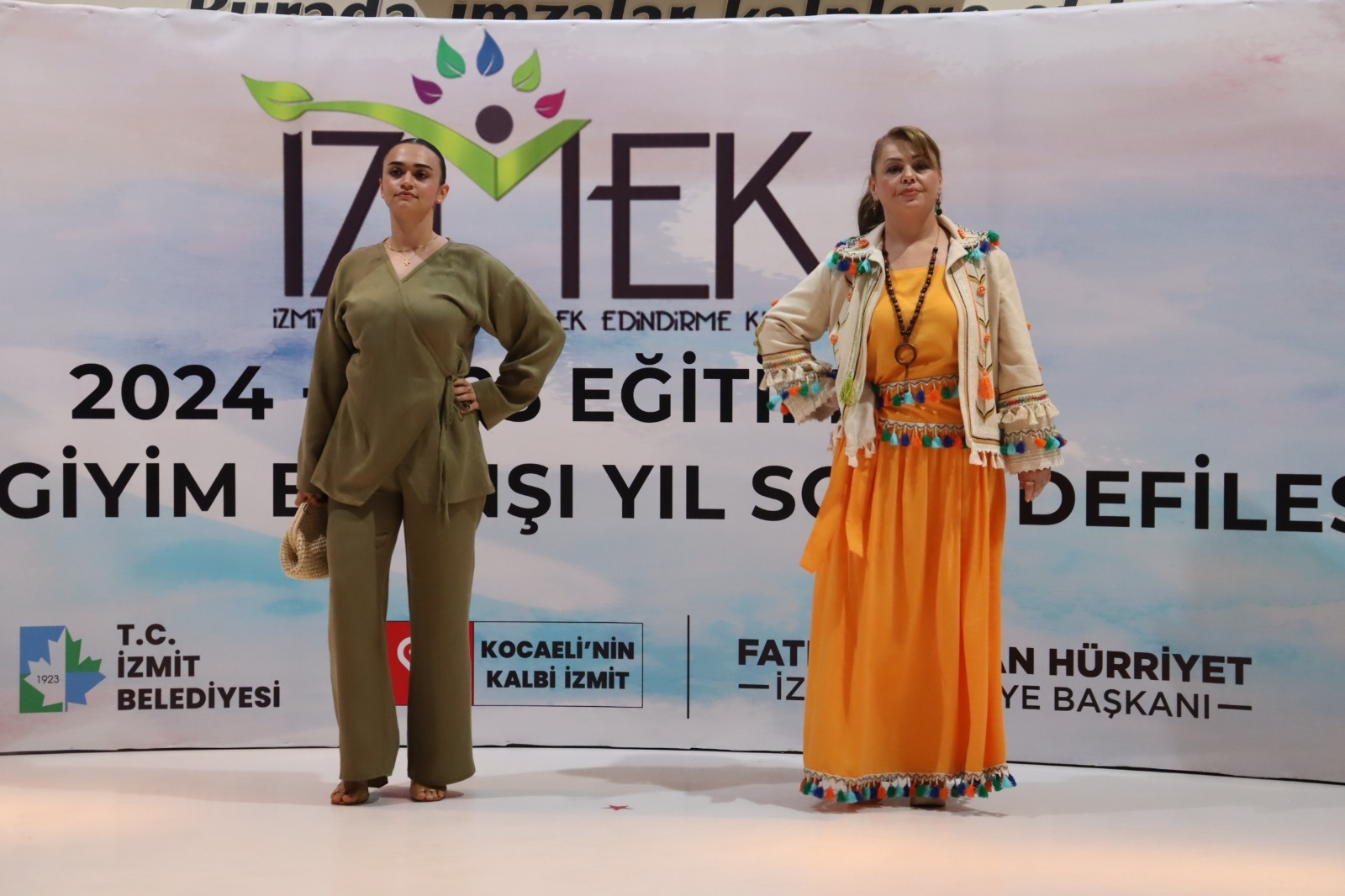 IZMEK'ten muhtesem defile ve yilsonu sergisi (12)