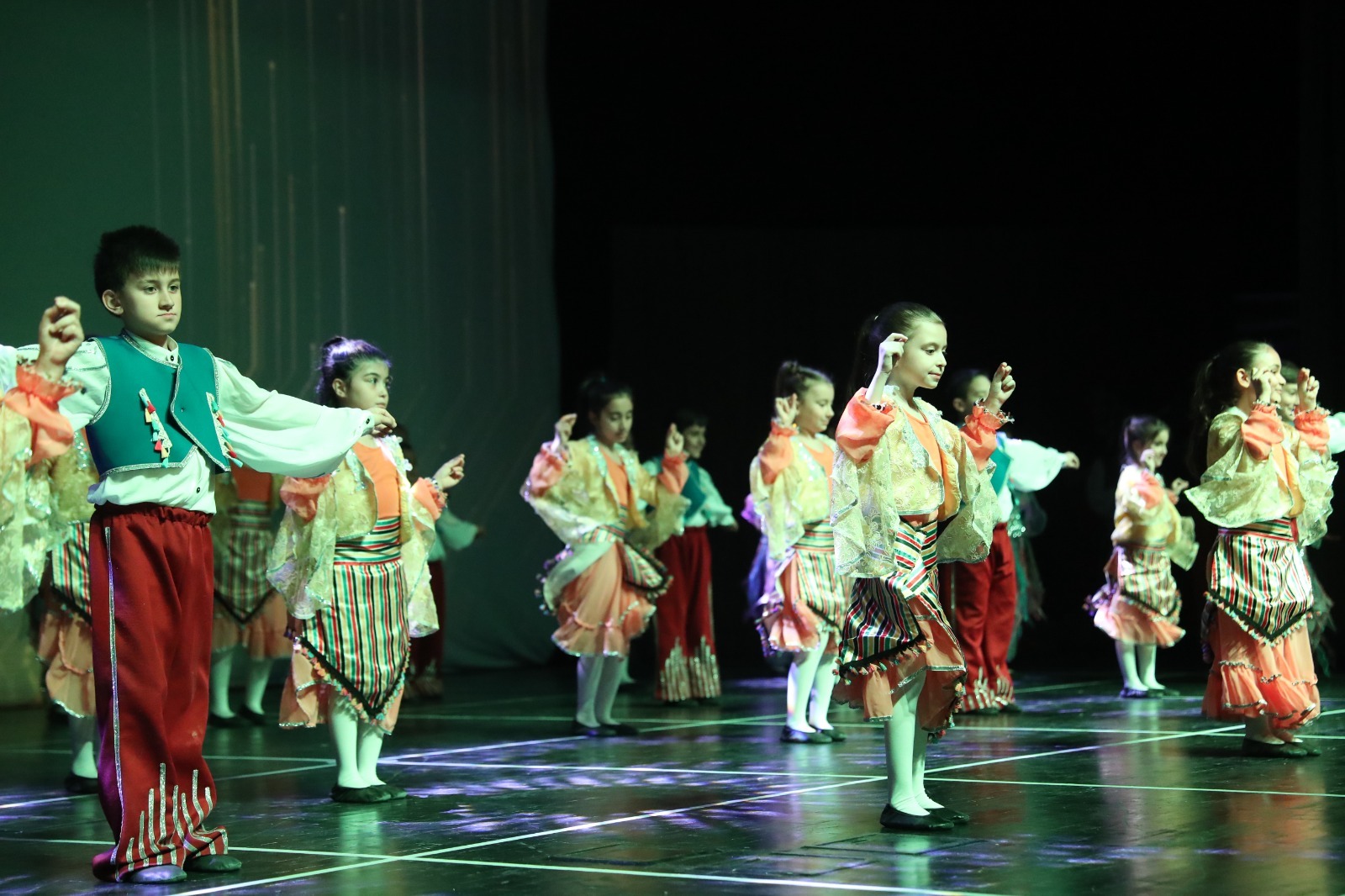 İzmit Belediyesi Sanat Akademisi’nin yıldızları “Sihirli Kolye” ile parladı (1)