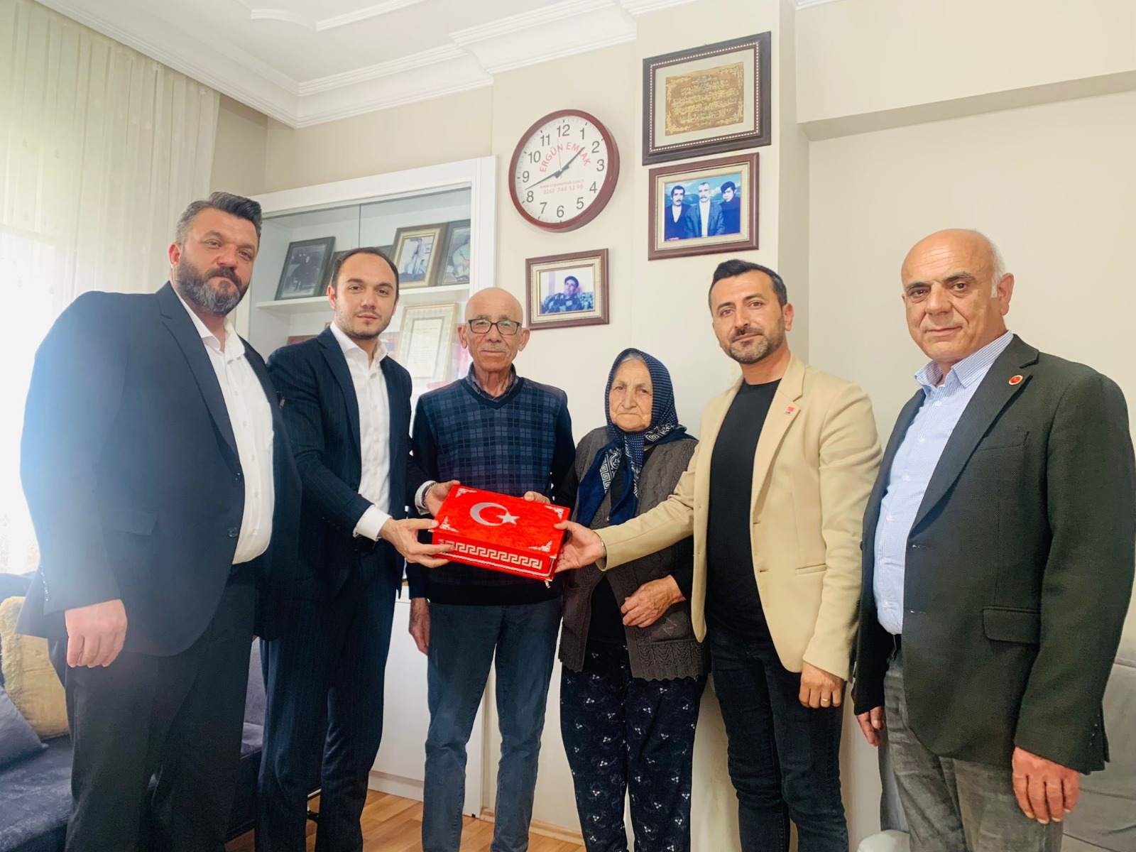 İzmit Belediyesi şehit ailelerini yalnız bırakmıyor (1)