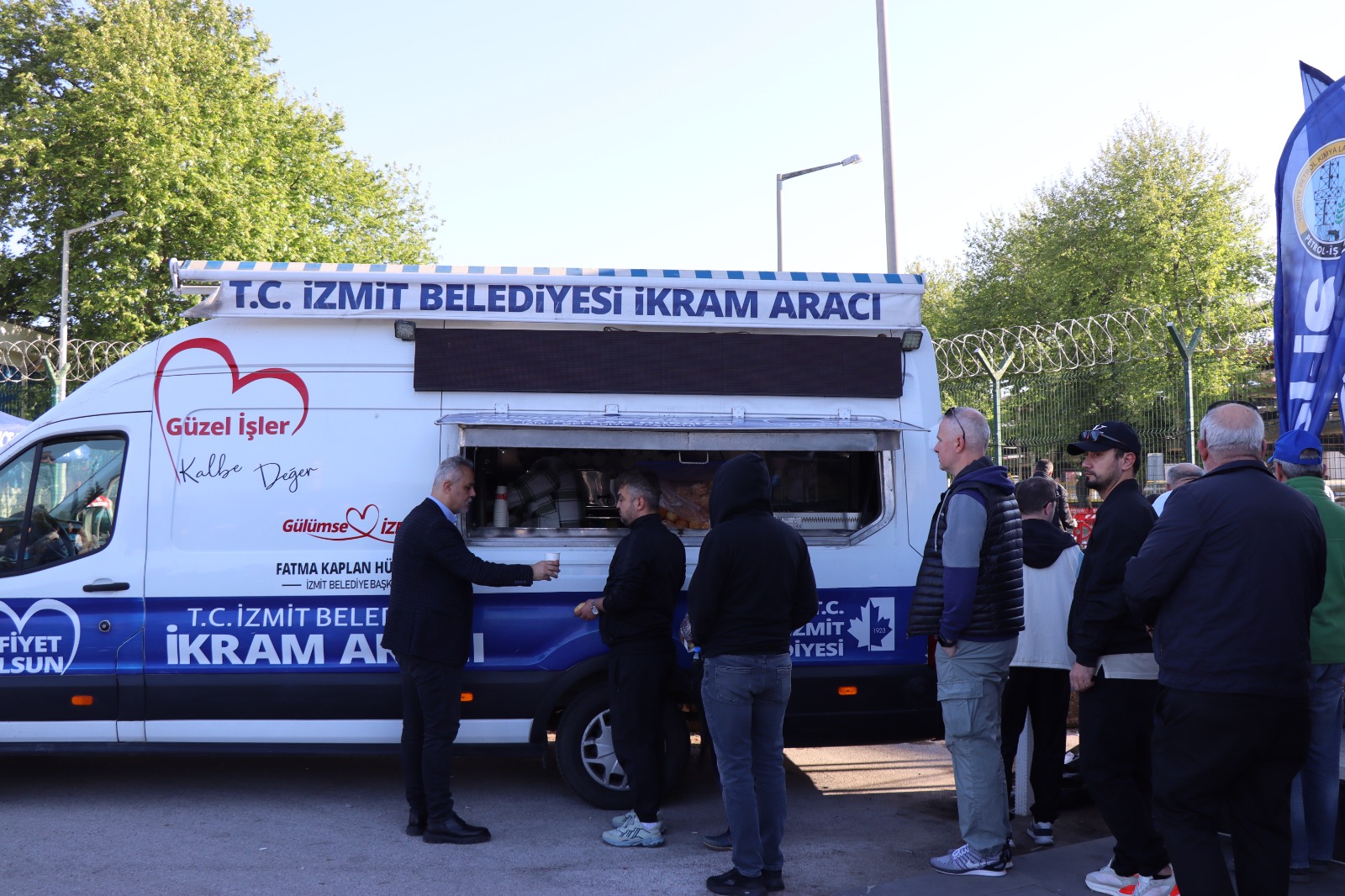 İzmit Belediyesinden TÜPRAŞ işçilerine sıcak destek (3)