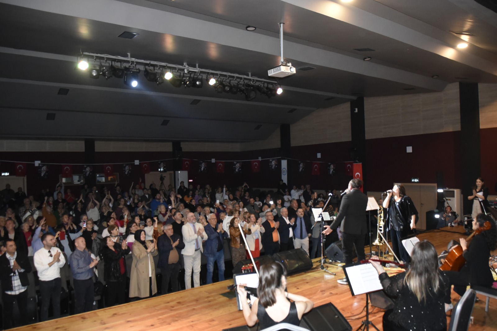 Izmit Kent Orkestrasi, Eregli'de sanatseverleri büyüledi (8)