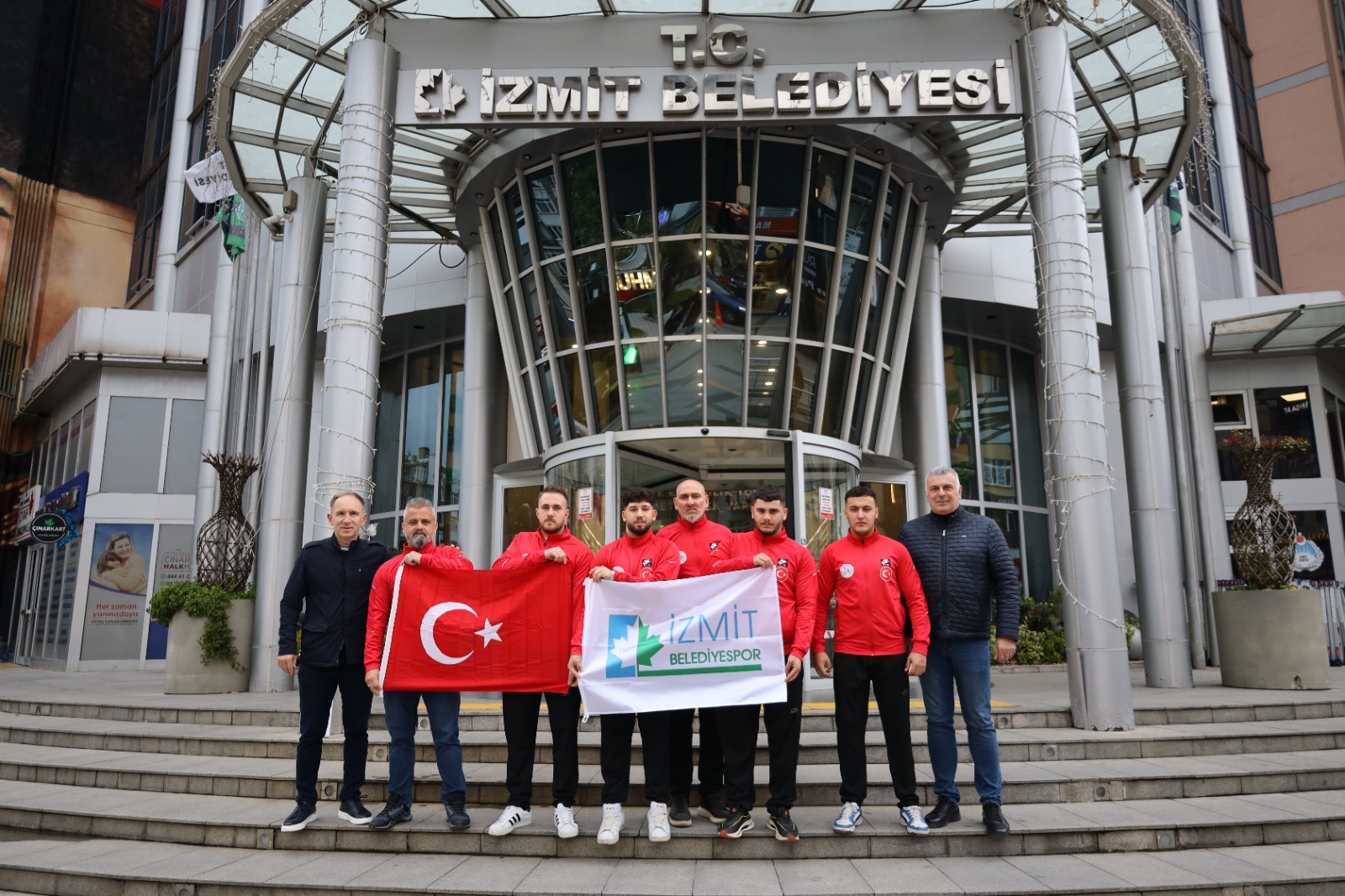 Izmitli pehlivanlar, Kuzey Makedonya'da özel davetli olarak er meydanina çikacak (3)