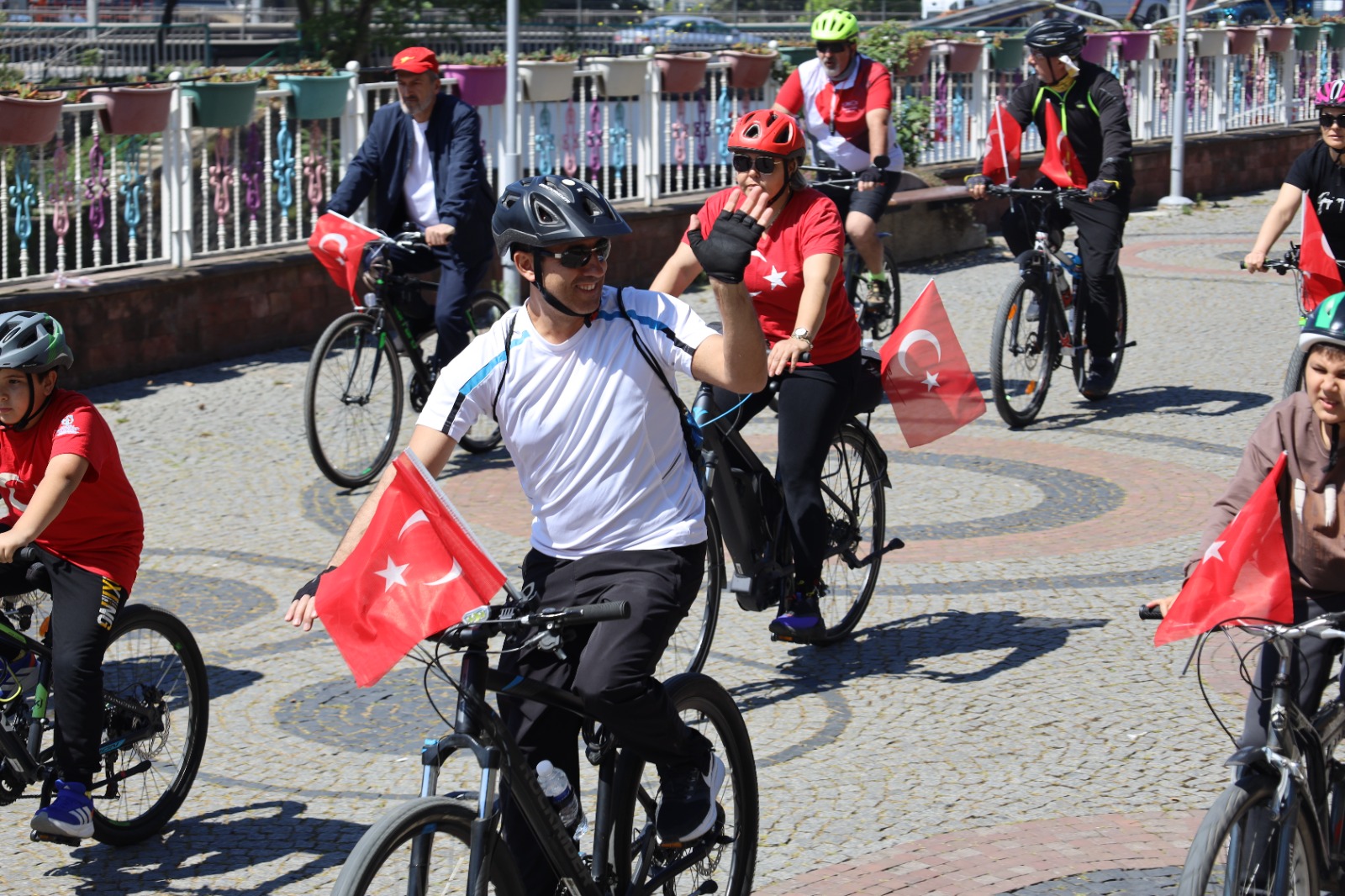 Izmit'te 19 Mayis coskusu bisiklet turu ile basladi (1)