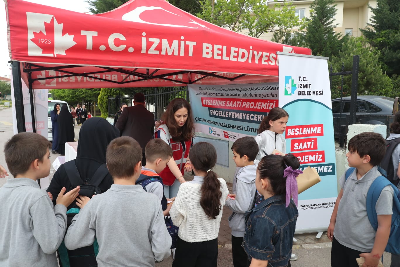 İzmit’te Bir Öğün Umut Beslenme Saati her şeye rağmen devam ediyor (1)