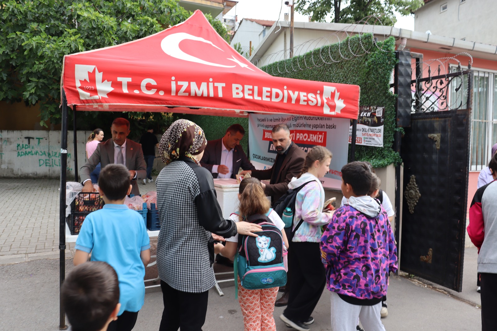 İzmit’te Bir Öğün Umut Beslenme Saati her şeye rağmen devam ediyor (2)