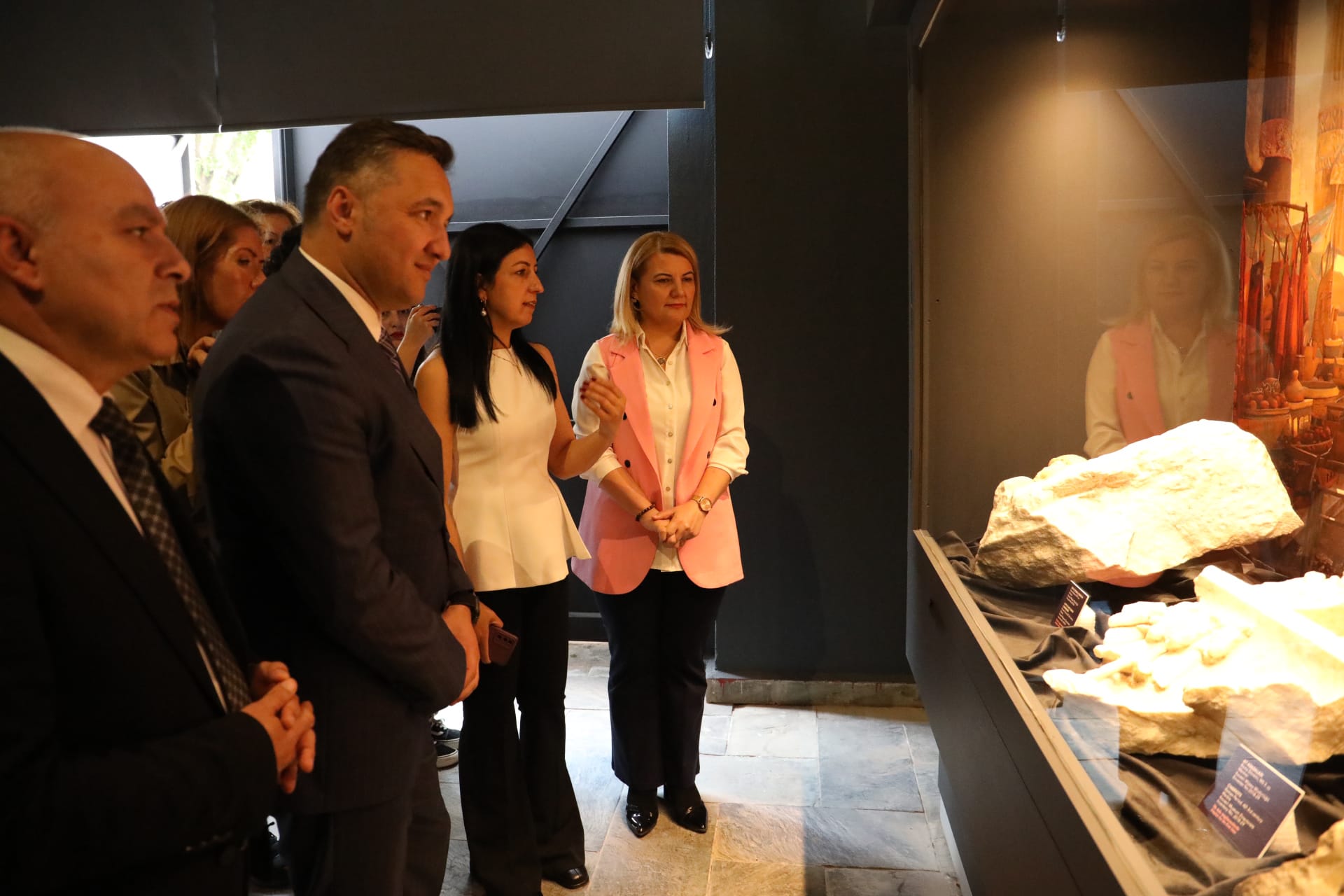 Nikomedia’nın Sessiz Tanıkları Çukurbağ Rölyefleri Sergisi açıldı (9)