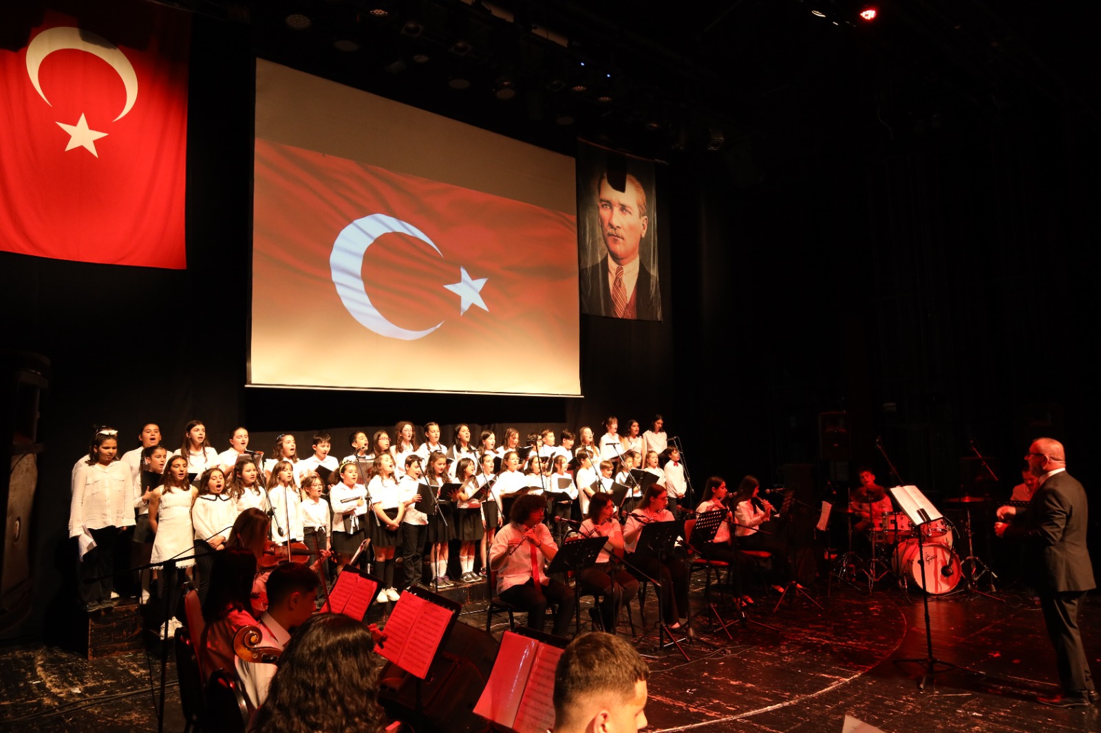 Sanat Akademisi’nde bir yılın emeği notalara dönüştü, alkışlar hiç dinmedi (18)