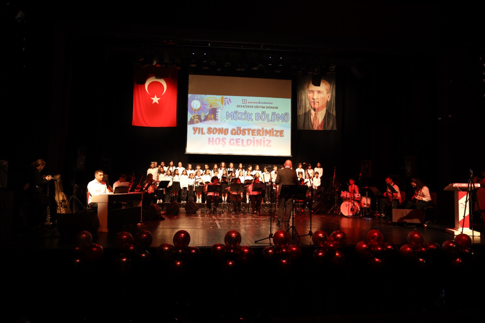 Sanat Akademisi’nde bir yılın emeği notalara dönüştü, alkışlar hiç dinmedi (6)