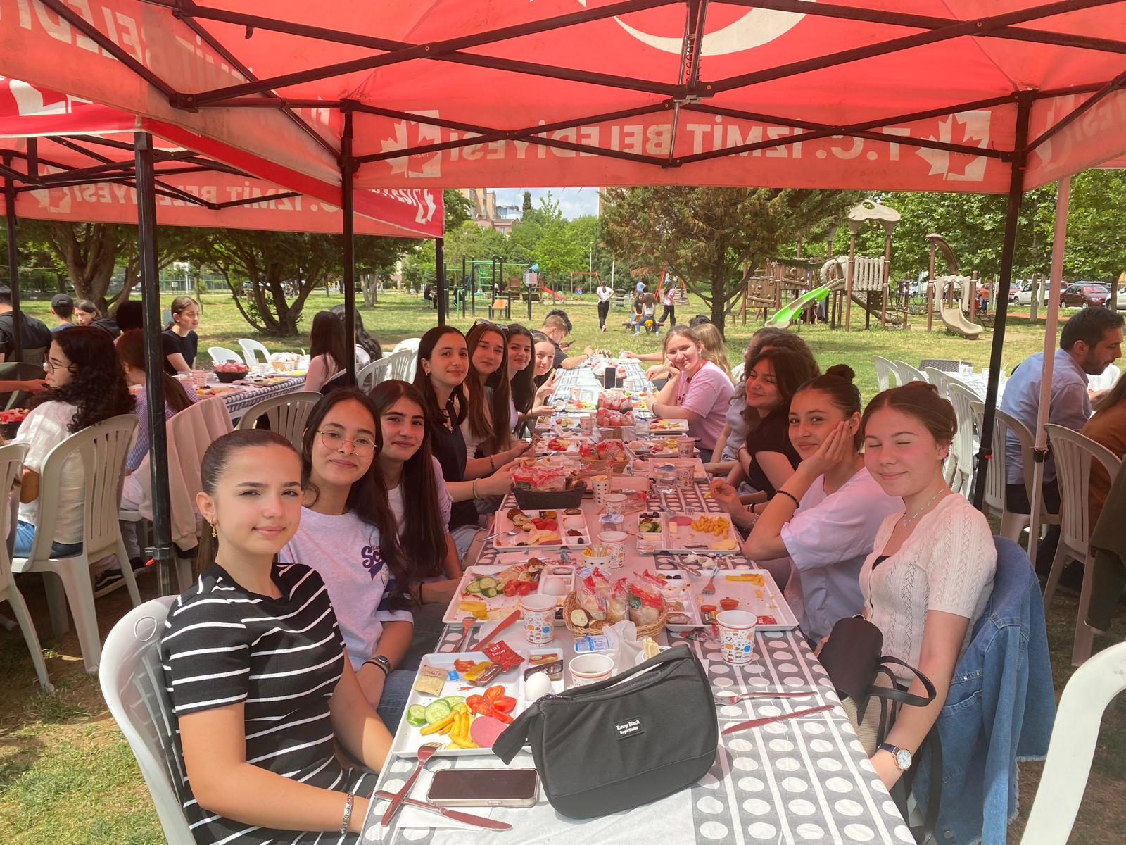 Çinar Akademi LGS Merkezi ilk mezunlarini verdi (11)