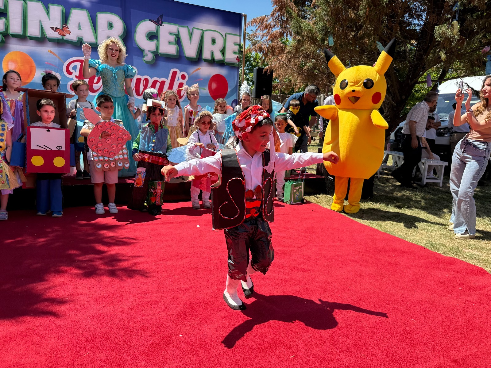 Çinar Çevre Festivali'nin kapanisi renkli görüntülere sahne oldu (12)