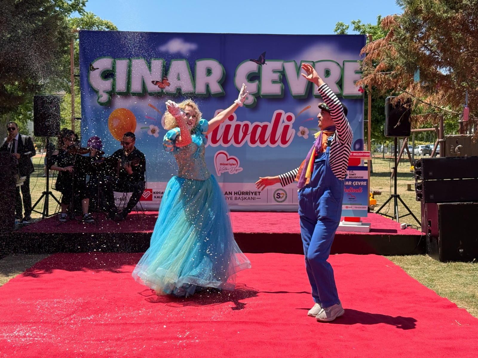 Çinar Çevre Festivali'nin kapanisi renkli görüntülere sahne oldu (17)