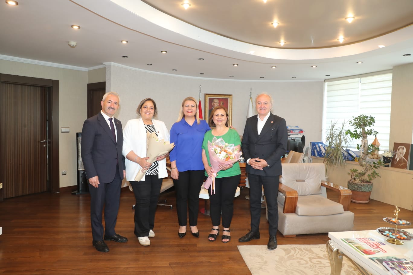 Eski ve Yeni başkan yardımcıları bir arada