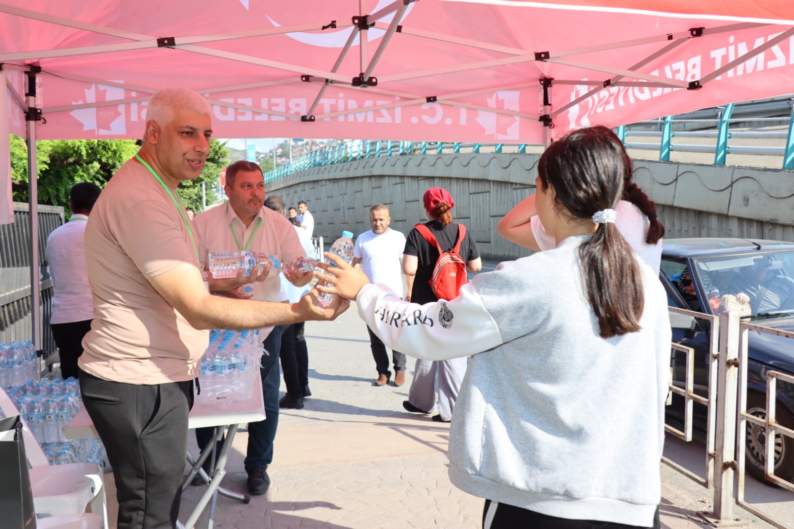 Izmit Belediyesi LGSye giren ögrencilerin bu yil da yaninda oldu (1)
