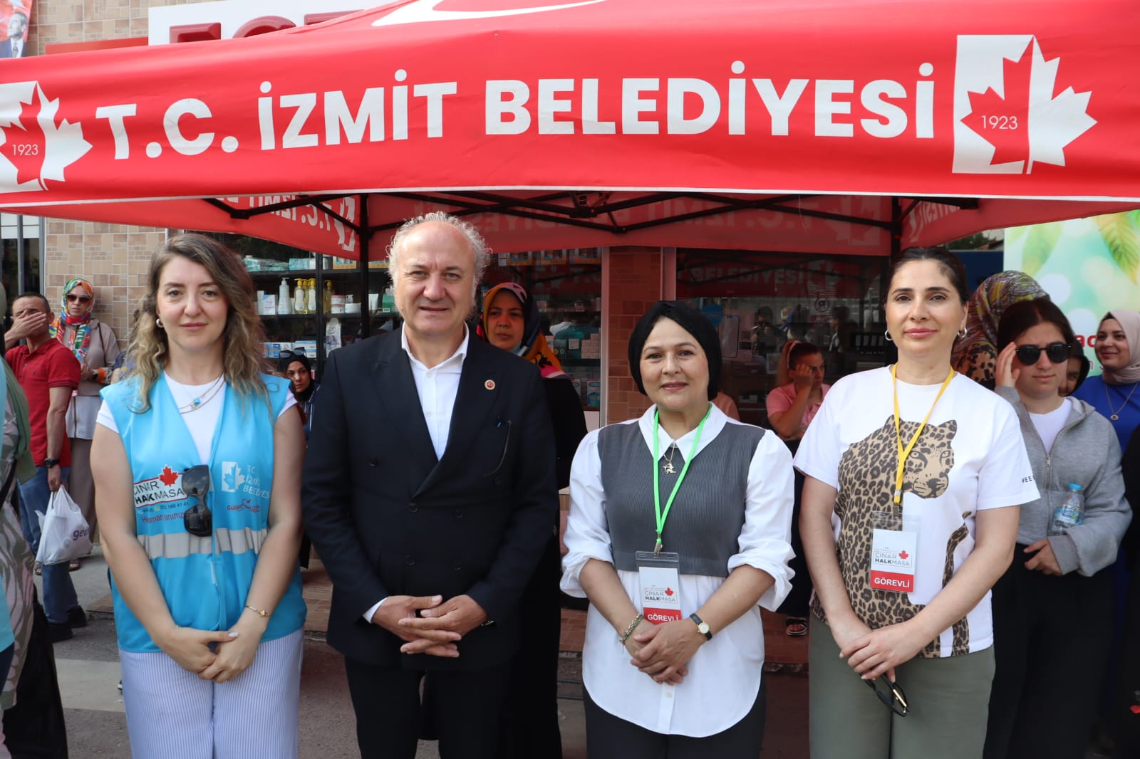 Izmit Belediyesi LGSye giren ögrencilerin bu yil da yaninda oldu (14)