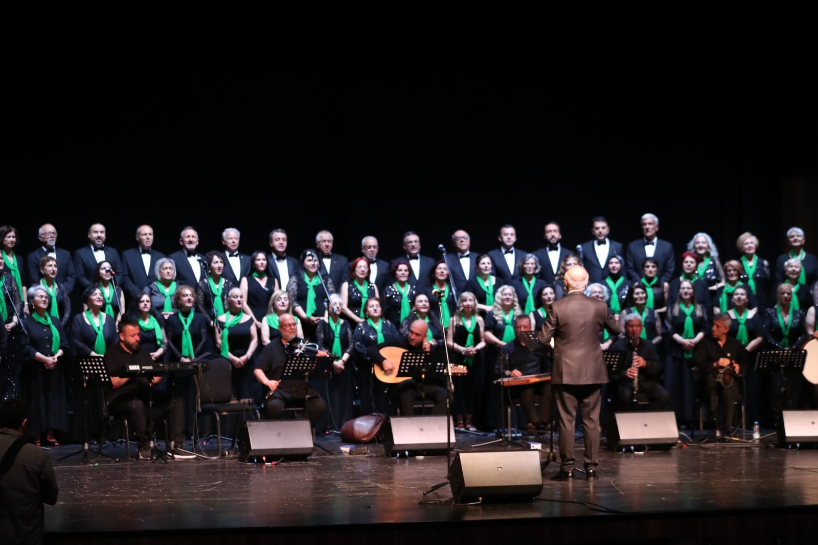 İzmit Belediyesi Türk Sanat Müziği Korosundan muhteşem konser (1)