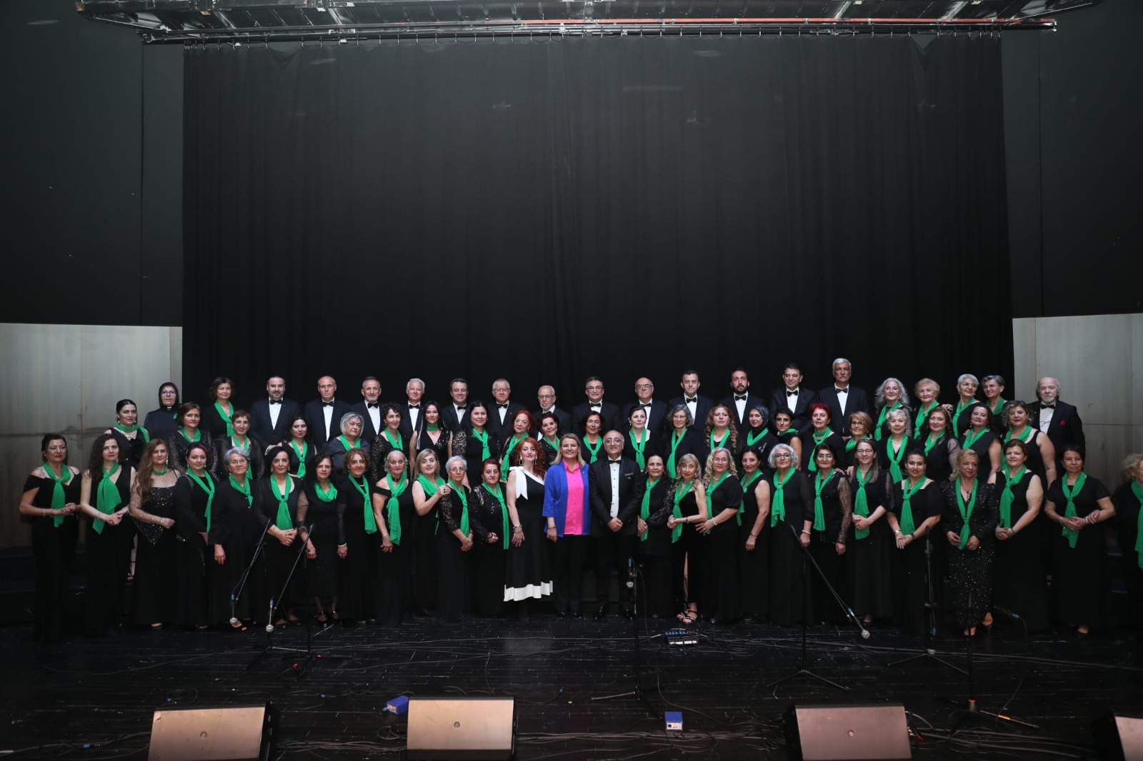 İzmit Belediyesi Türk Sanat Müziği Korosundan muhteşem konser (7)