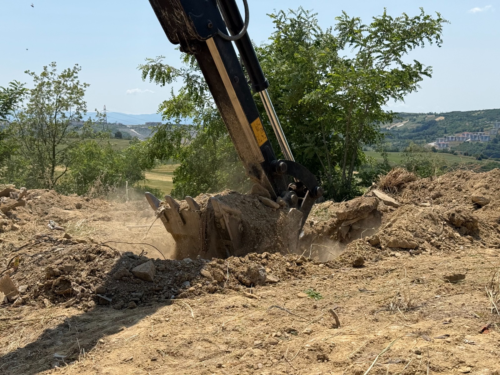 İzmit Belediyesi kırsal mahallelerde kurban özel atık toplama alanları oluşturuyor (5)